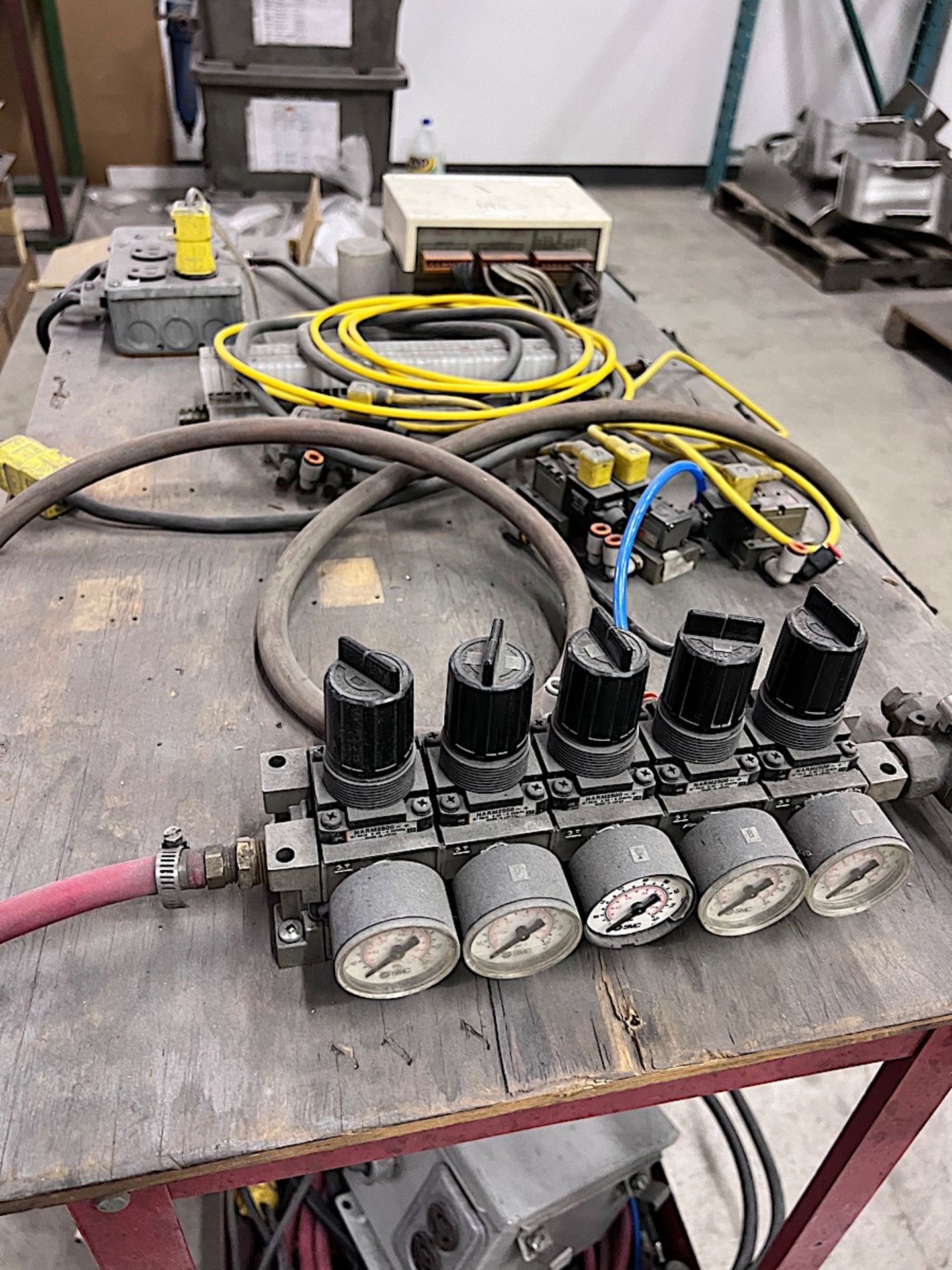 LOT OF PNEUMATIC GAUGES - Image 2 of 2