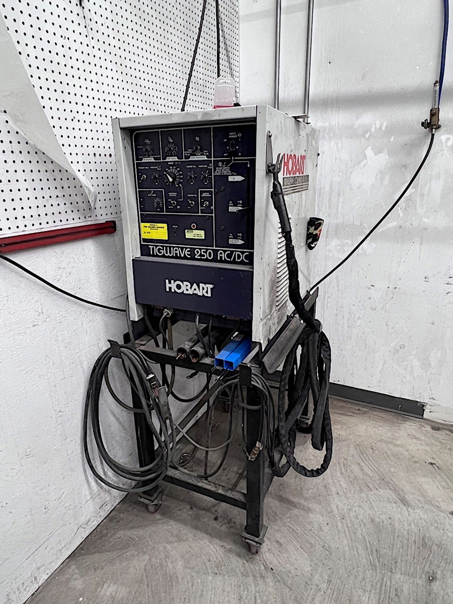 HOBART TIGWAVE 250 AC/DC WELDER