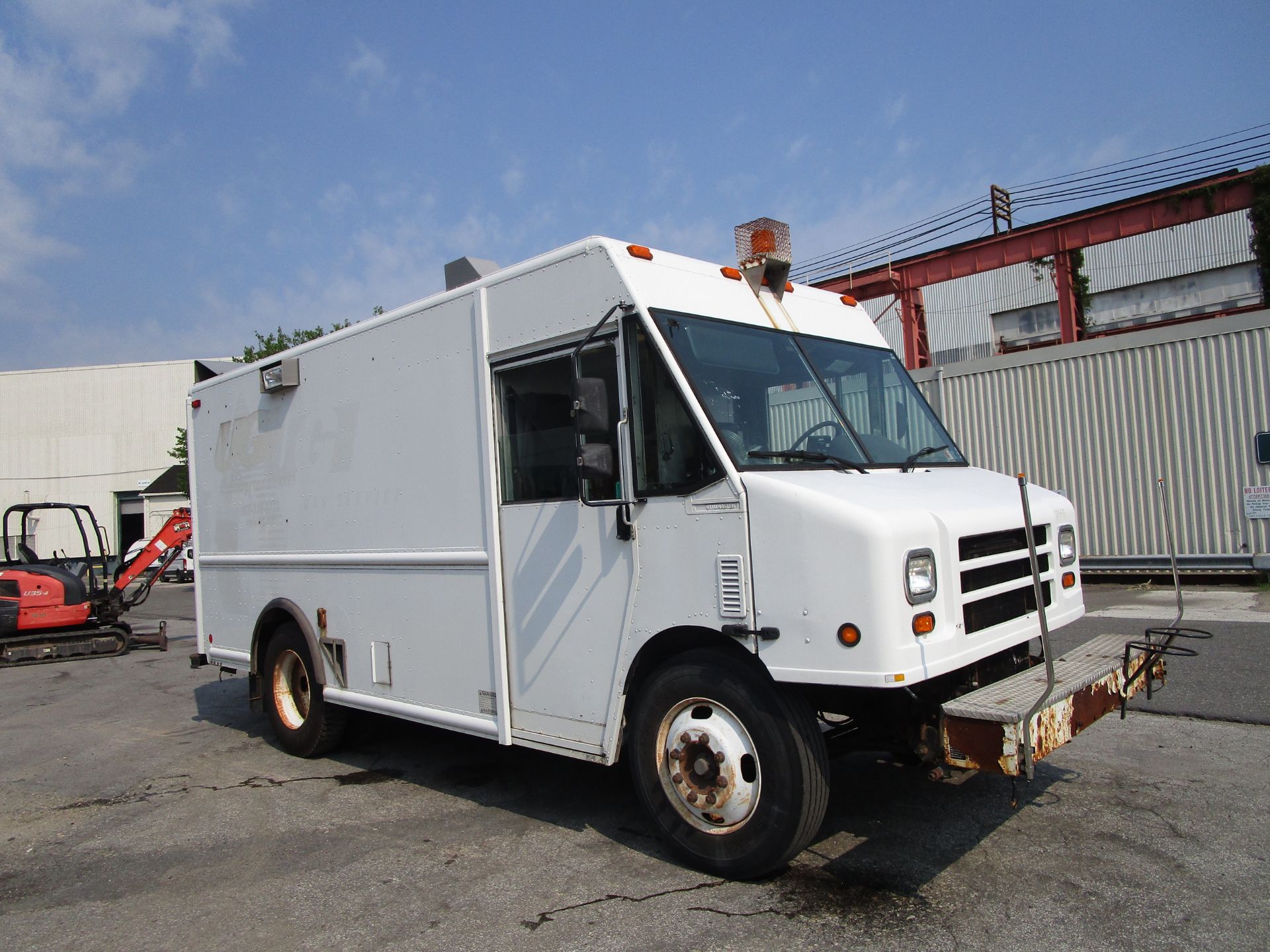 2007 Freightliner MT55 Step Van - Image 2 of 11