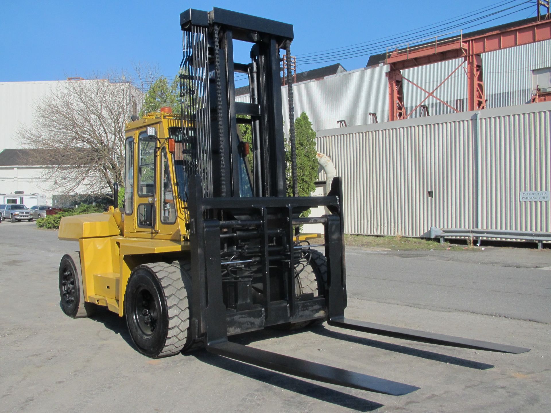 Caterpillar DP135 30,000 lb Forklift - Image 2 of 14