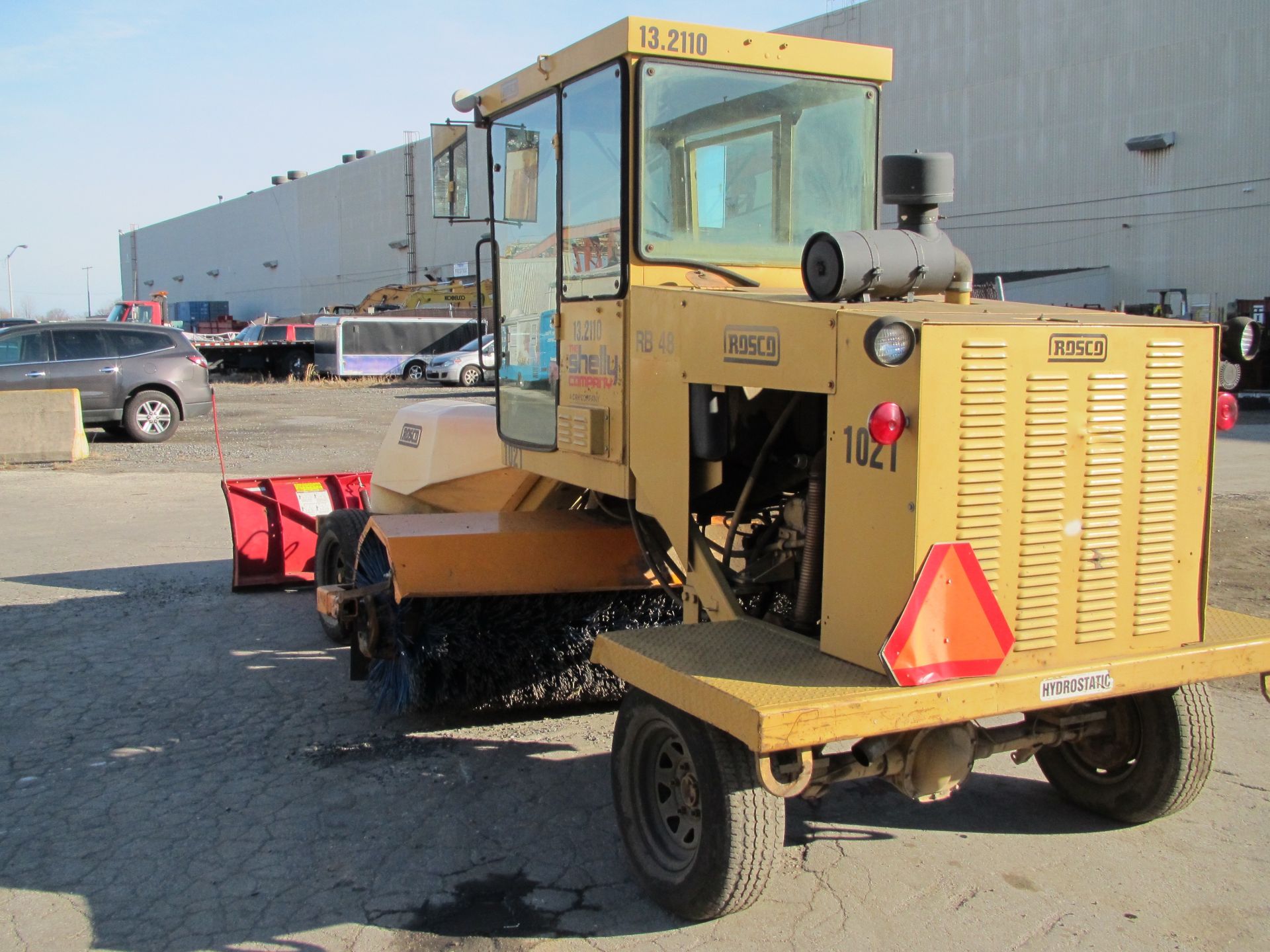 Rosco RB48 Self-Propelled Broom with snow plow - Image 7 of 14