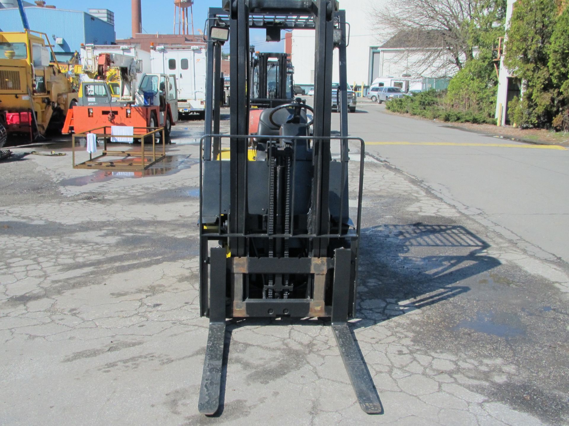Yale GLP040AF 4,000 lb Forklift - Image 2 of 12