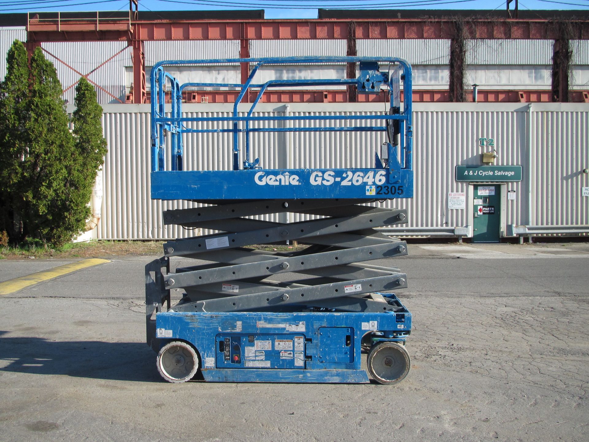 Genie GS-2646 500 lb Scissor Lift 26 Ft Height - Image 2 of 13