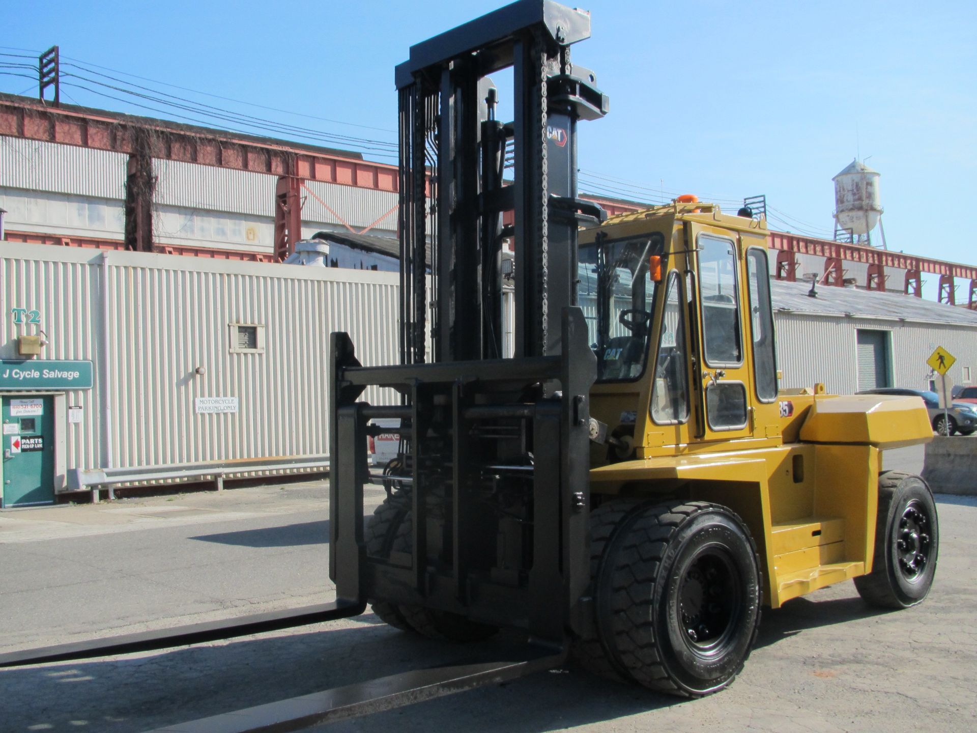 Caterpillar DP135 30,000 lb Forklift - Image 8 of 14