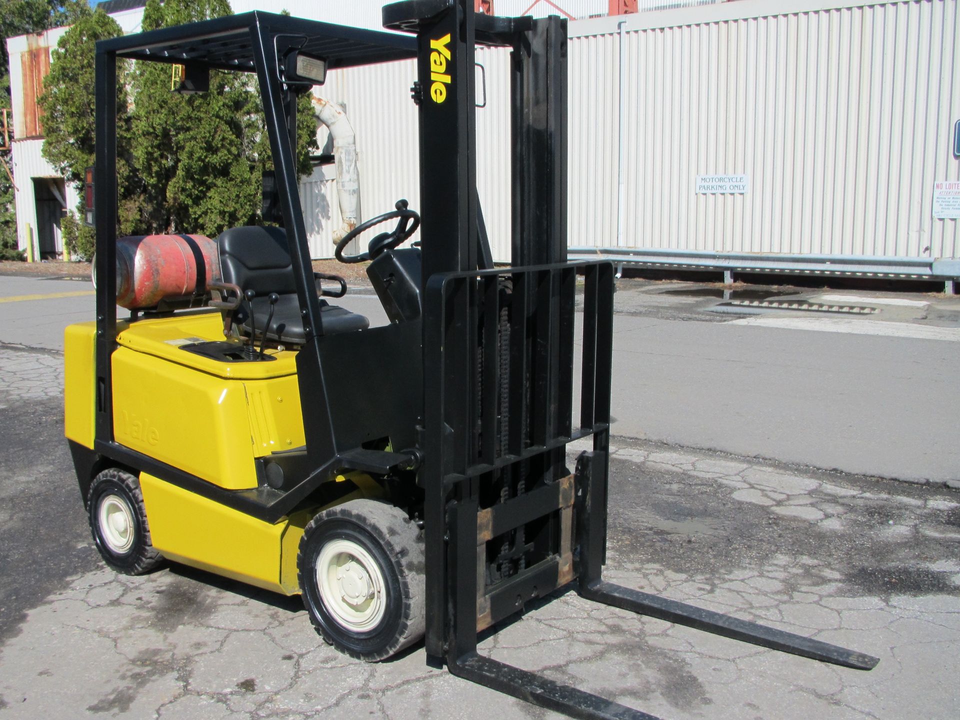 Yale GLP040AF 4,000 lb Forklift - Image 3 of 12