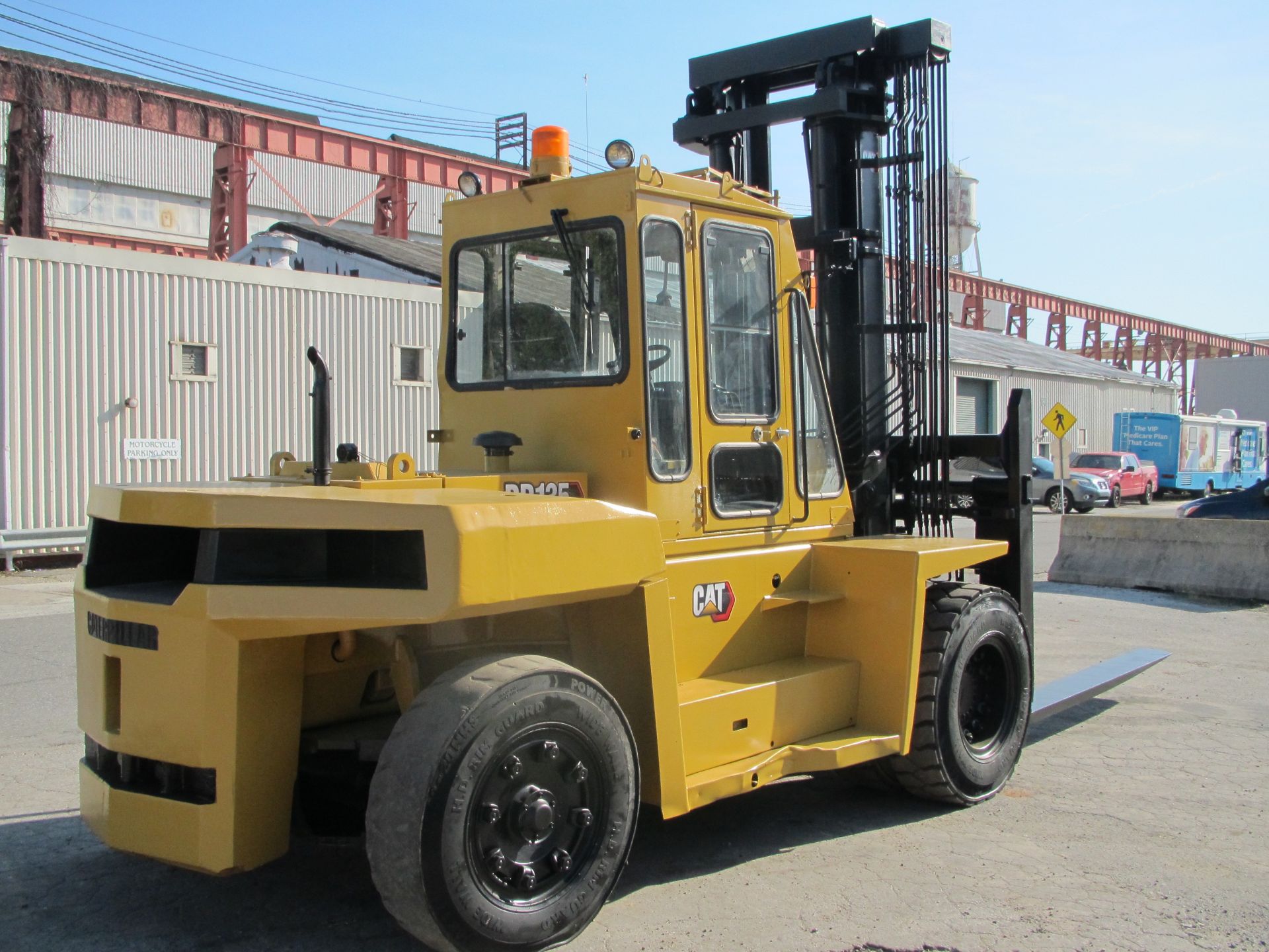 Caterpillar DP135 30,000 lb Forklift - Image 3 of 14