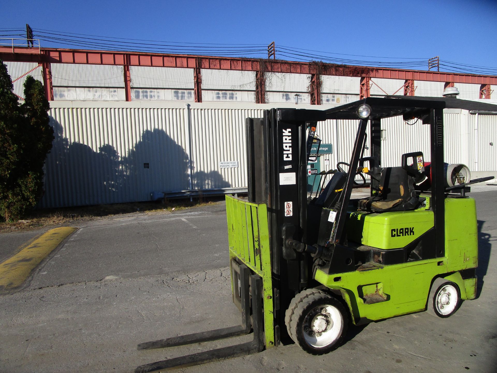 Clark GCX40 8000 lb Forklift - Image 4 of 10