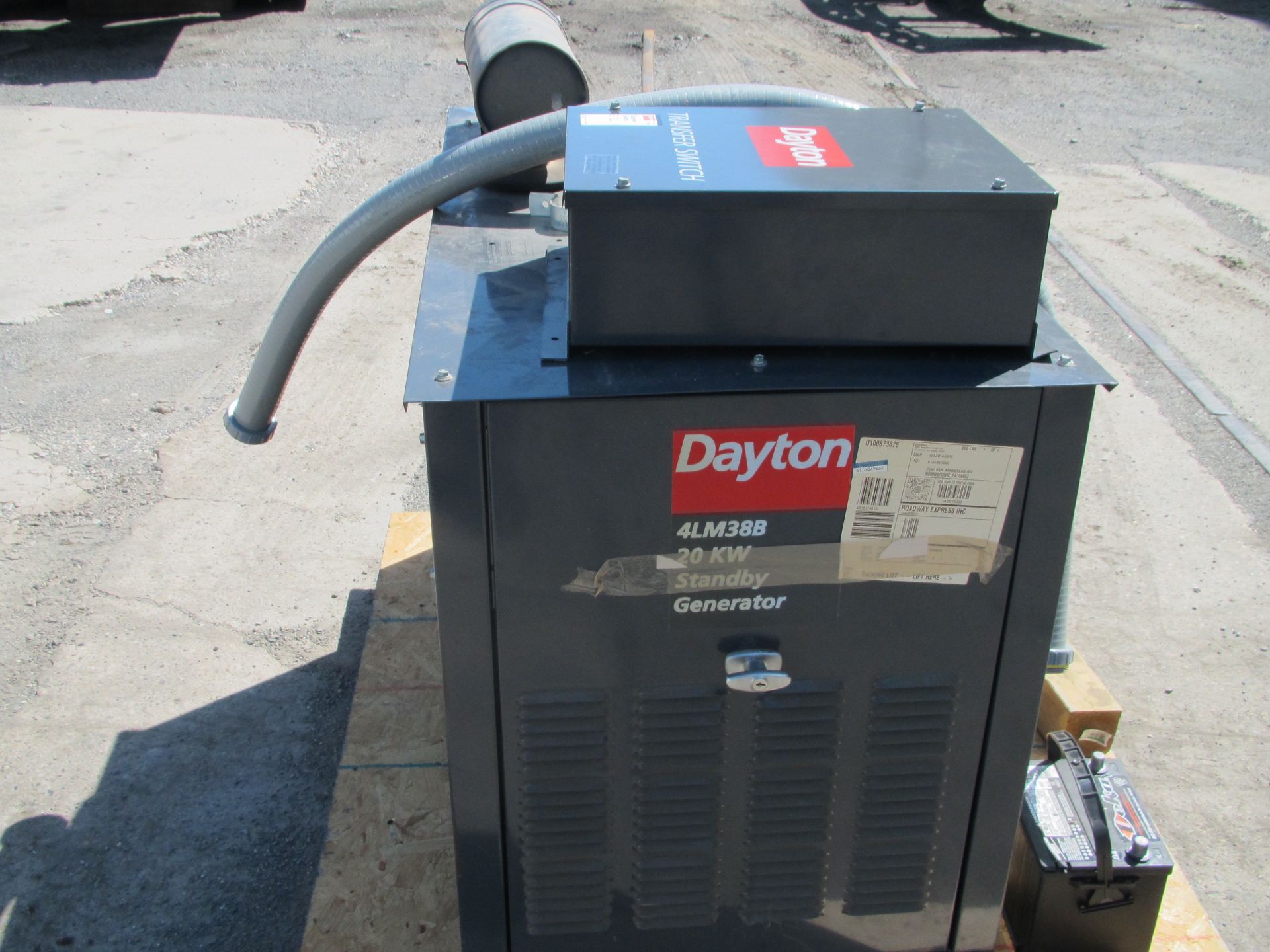 Dayton 4LM38B Generator - Image 4 of 8