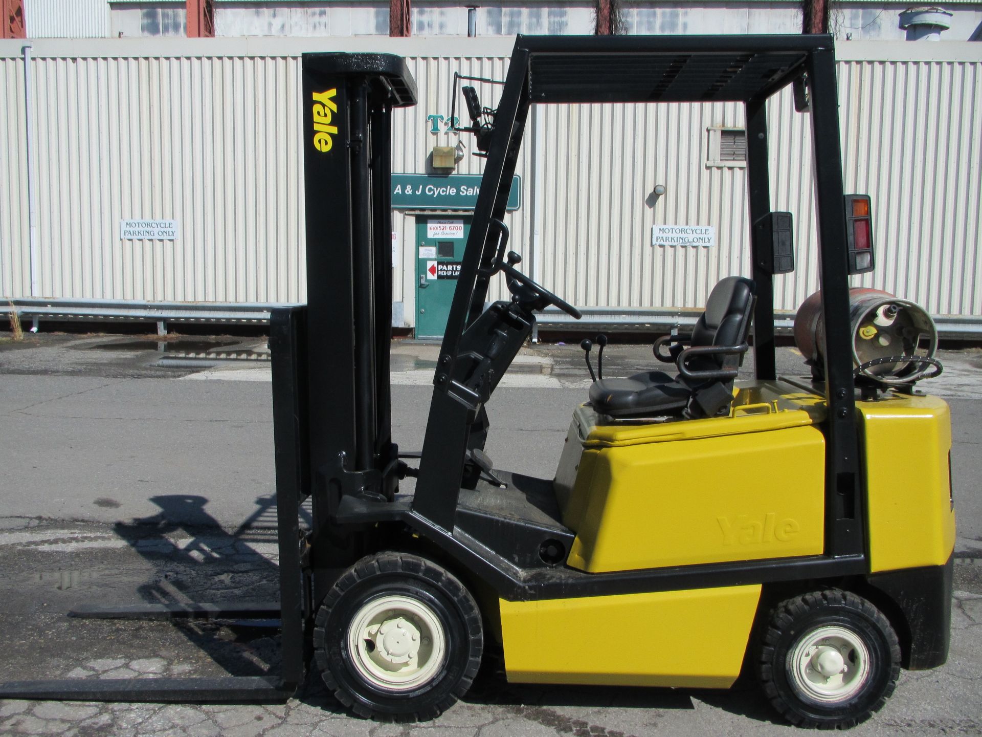 Yale GLP040AF 4,000 lb Forklift - Image 7 of 12