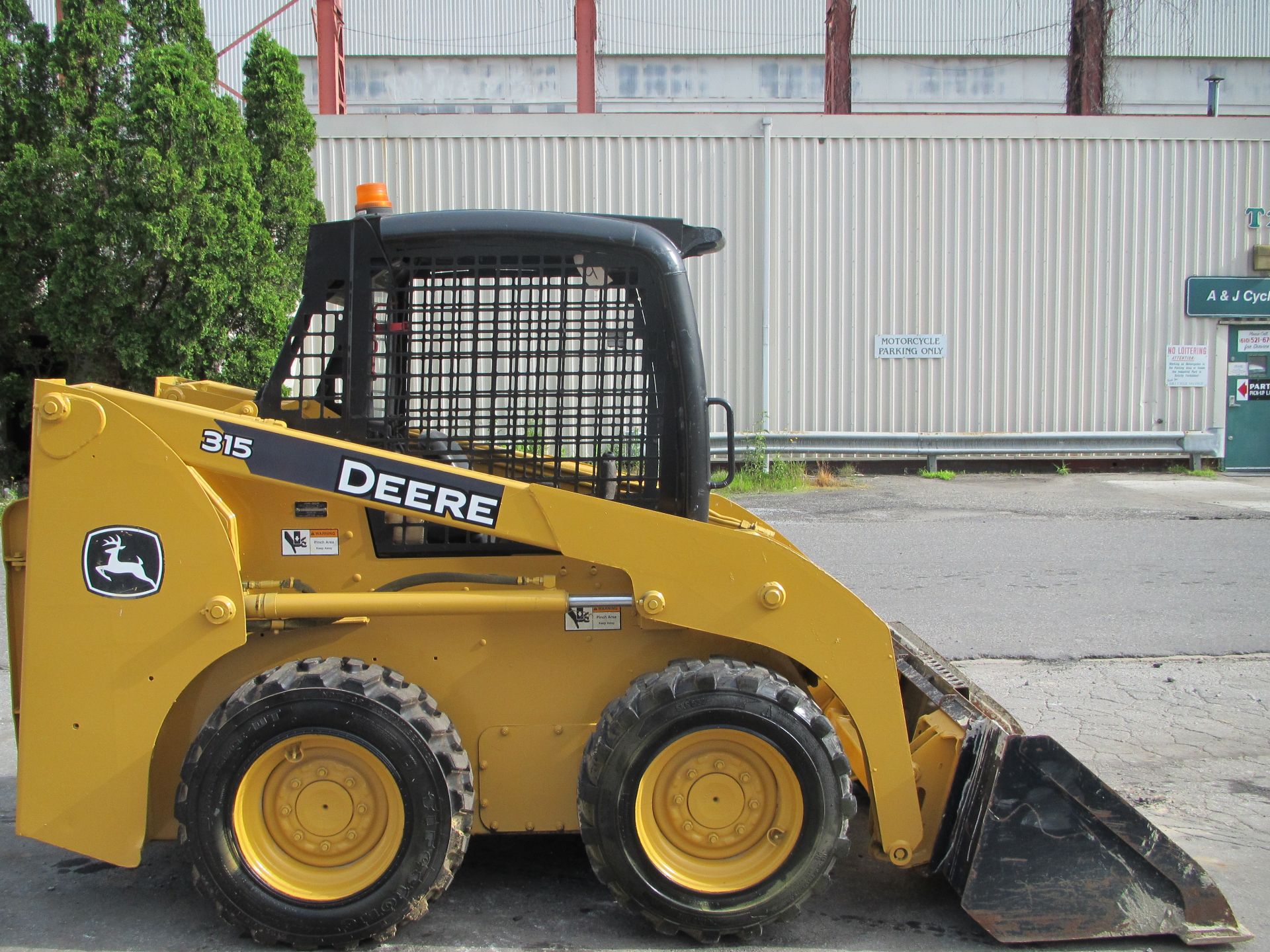 2013 John Deere 315 Skid Steer