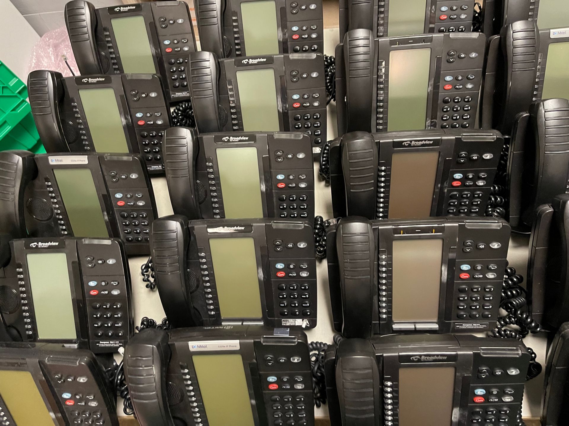 Lot of Office Phones - Image 5 of 8