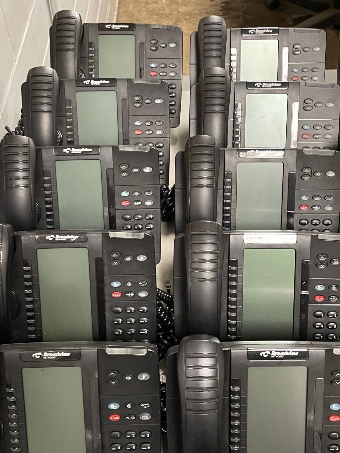 Lot of Office Phones - Image 2 of 10