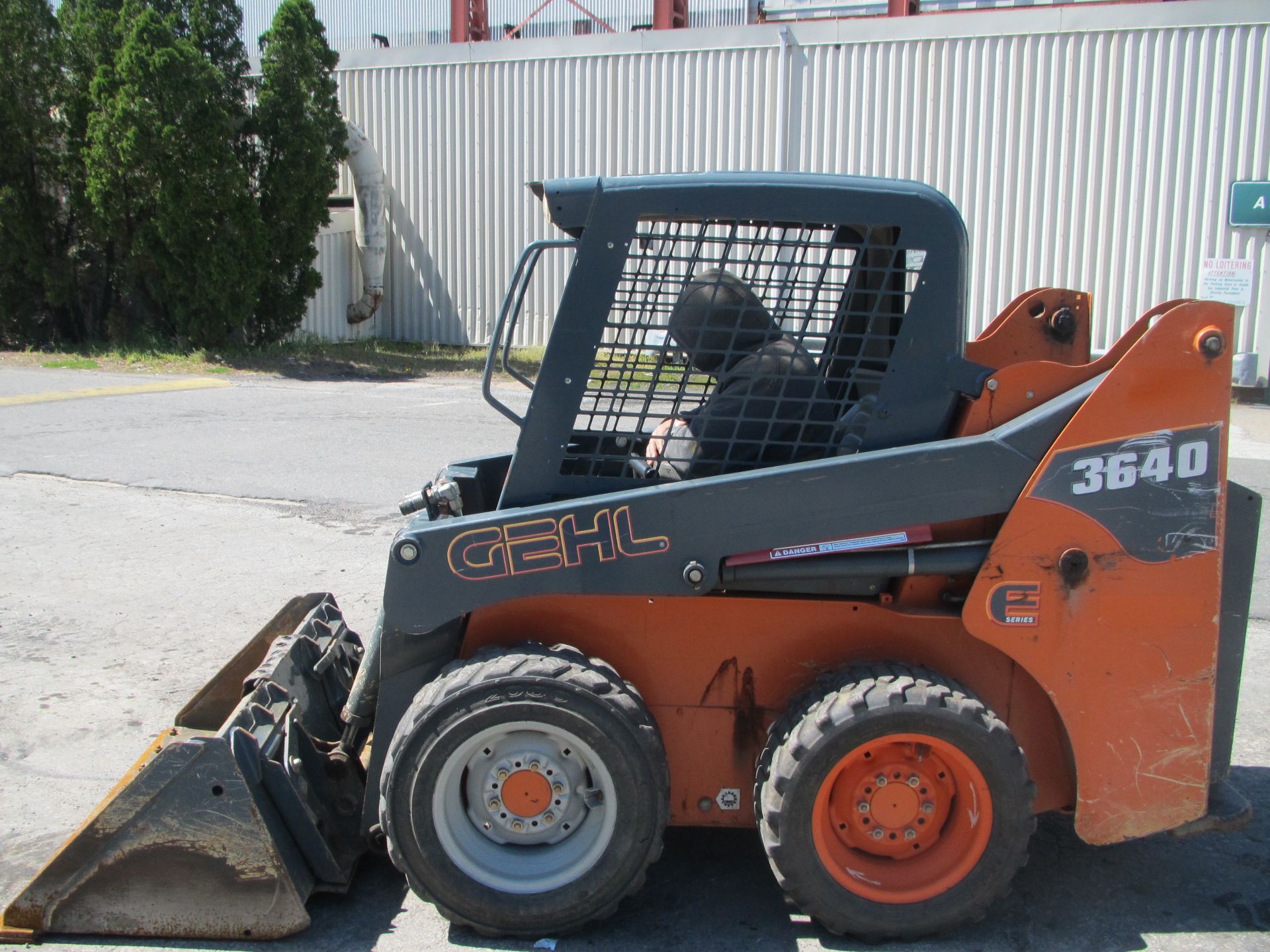 2017 Gehl 3640 E Series Skid Steer - Image 6 of 14