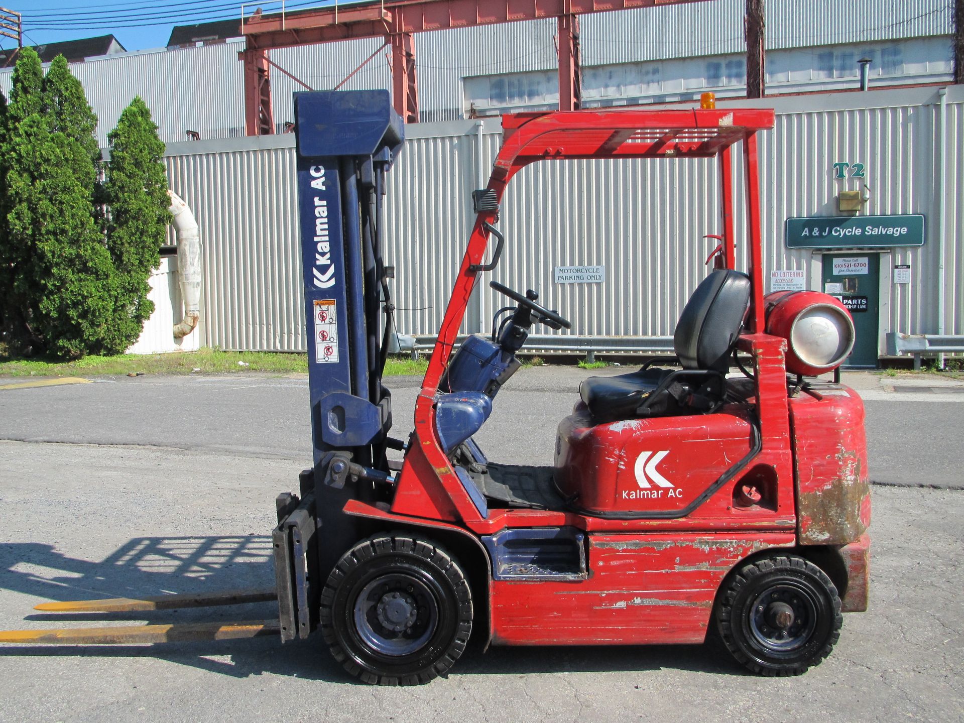 Kalmar P30AX 3,000lb Forklift - Image 7 of 13