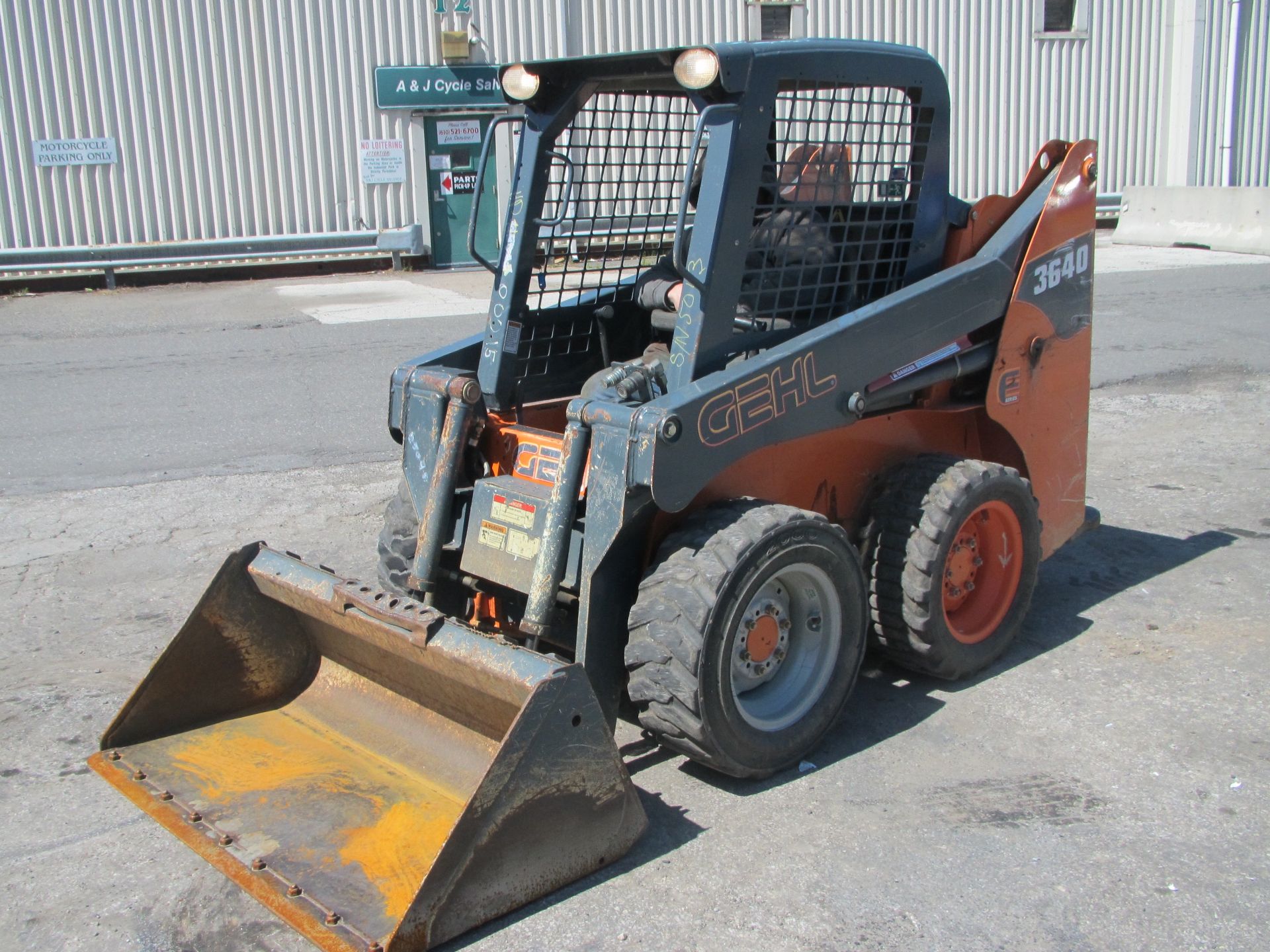 2017 Gehl 3640 E Series Skid Steer - Image 8 of 14