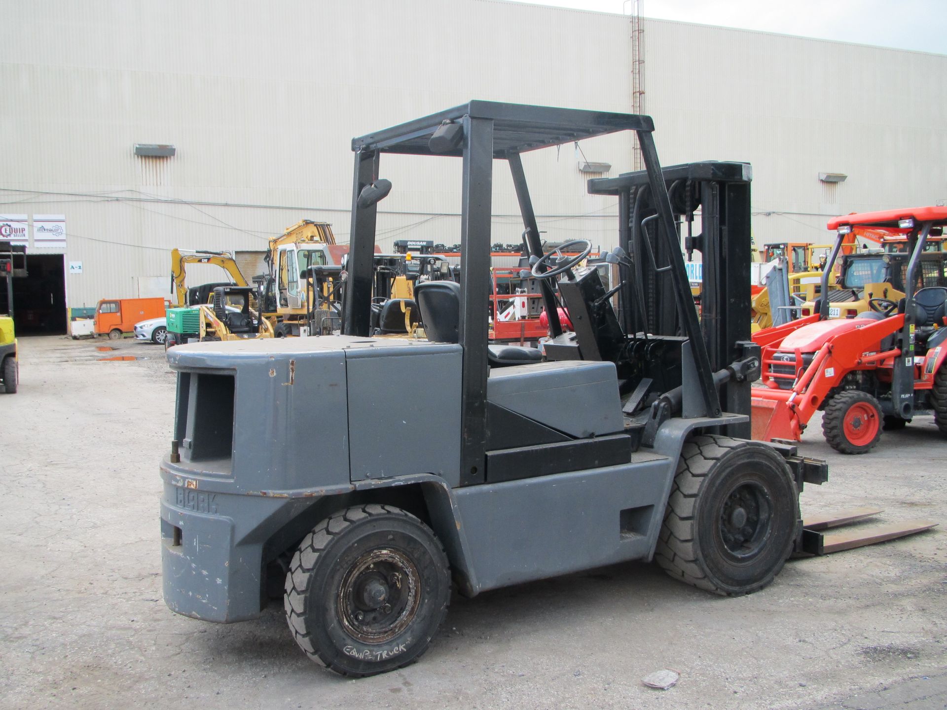 Clark GPX50 10,000lb Forklift - Image 5 of 9