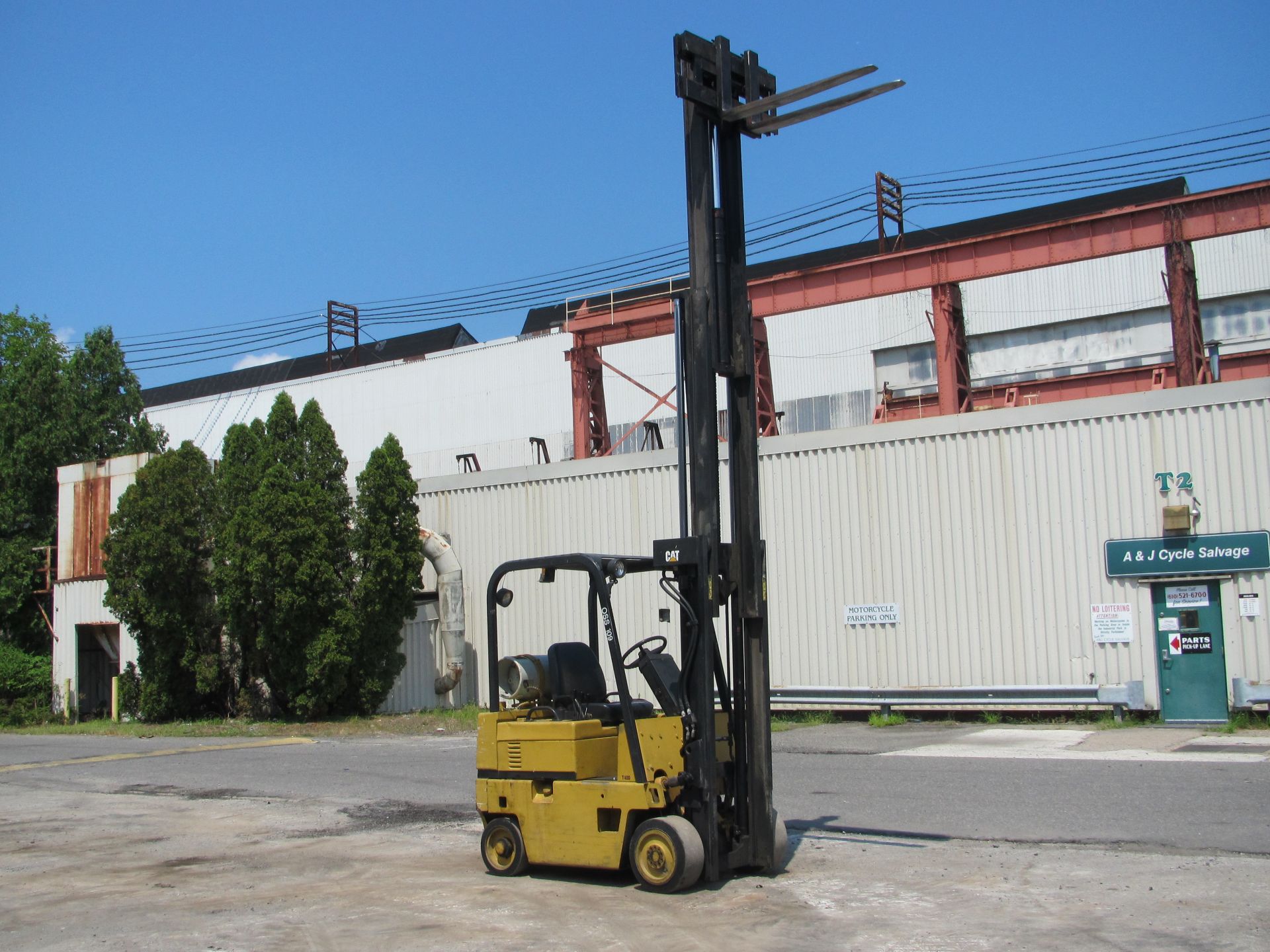 Caterpillar T40D 4,000lb Forklift - Image 6 of 10