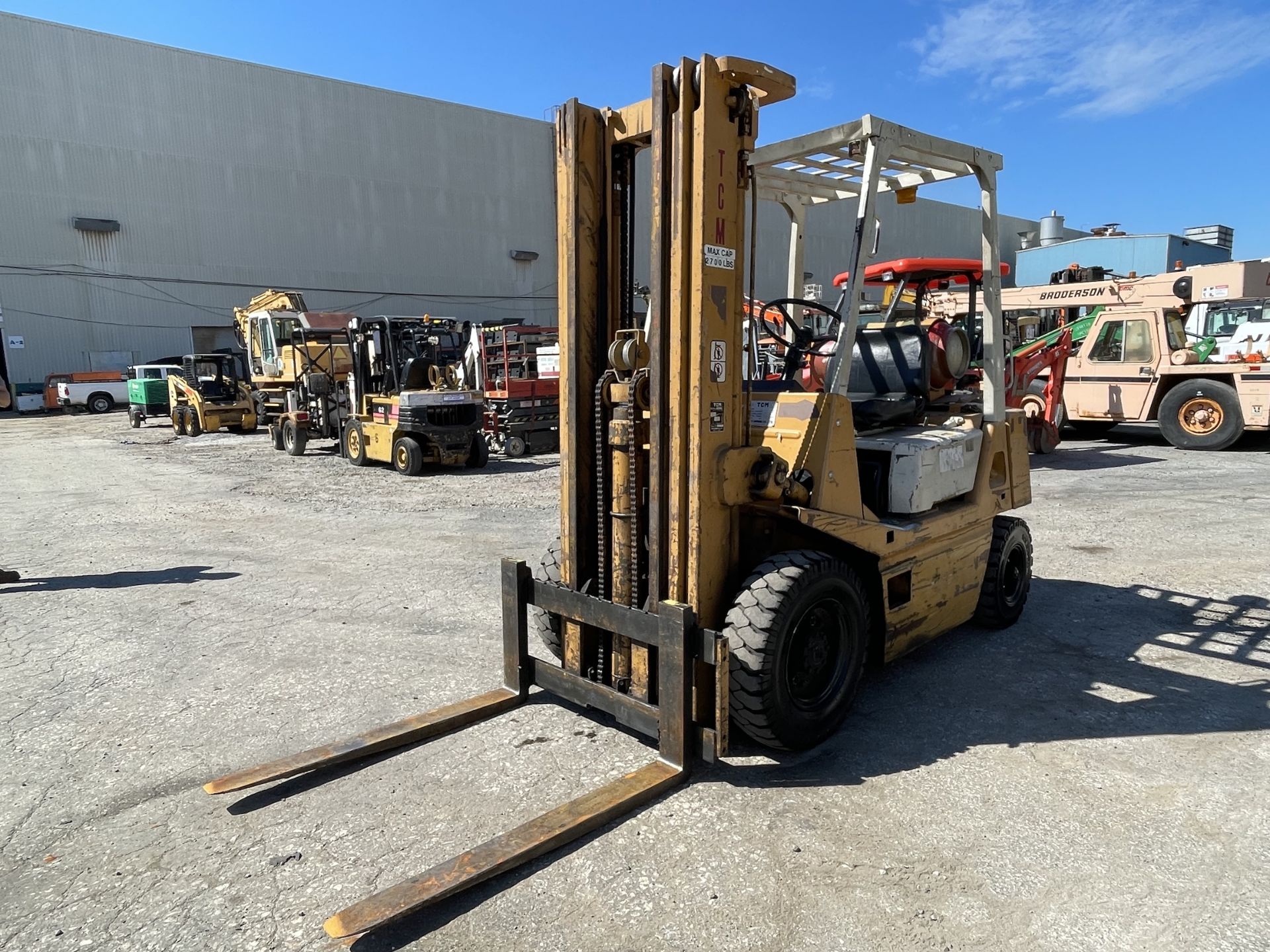 TCM FG20N2 4,000 lbs Forklift - Image 3 of 11