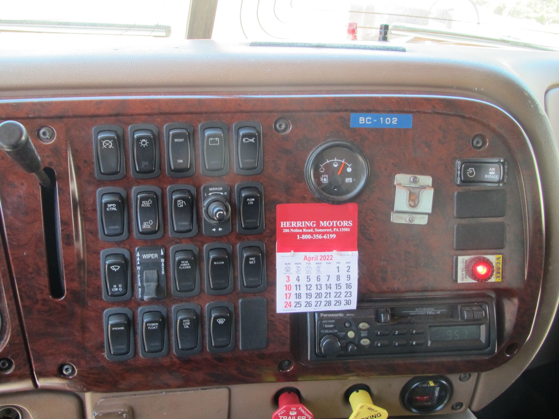 2004 Mack CV 712 Single Axle Dump Truck - Image 14 of 18