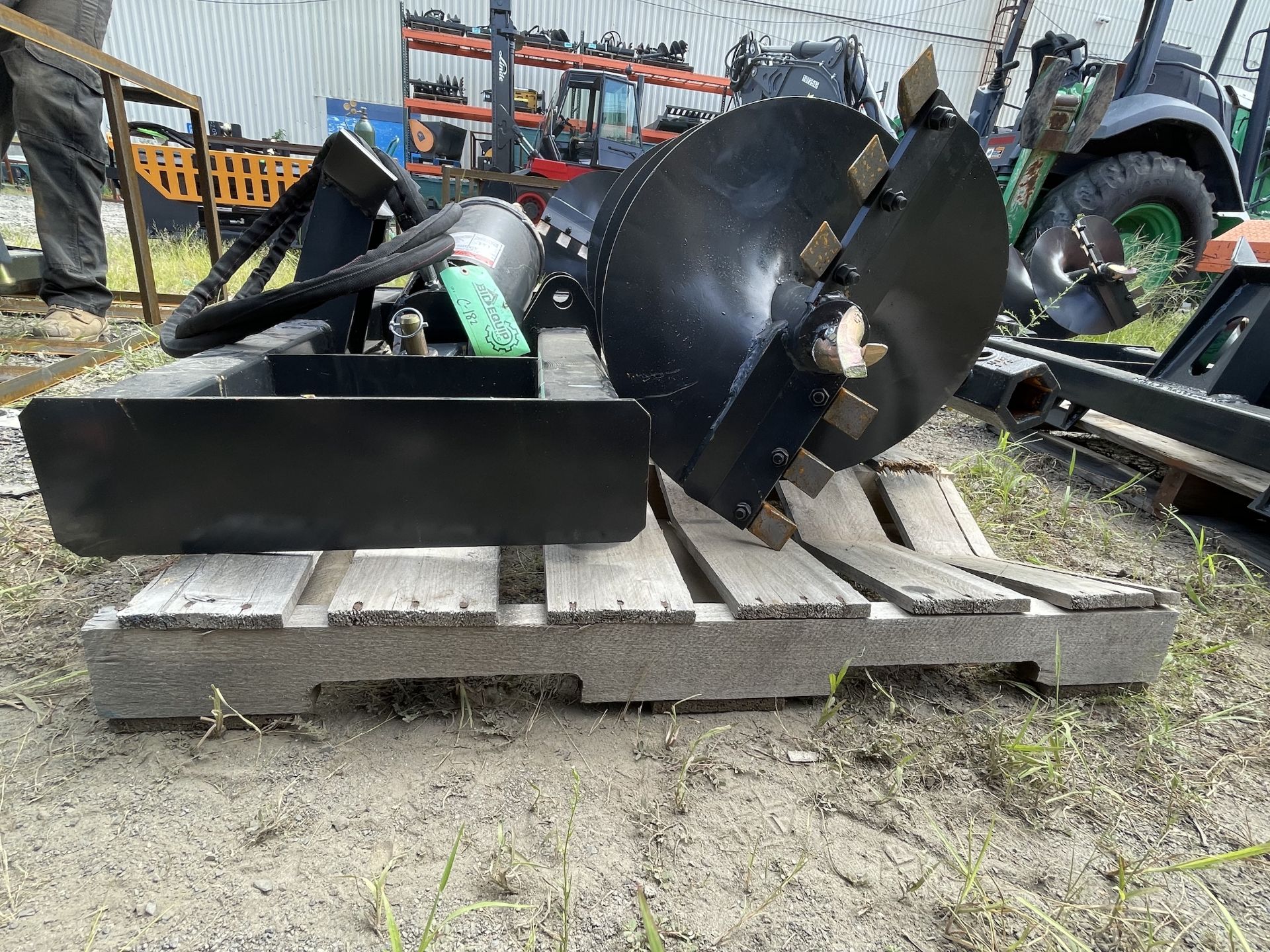 New Wolverine Skid Steer Auger Attachment (C182) - Image 3 of 5