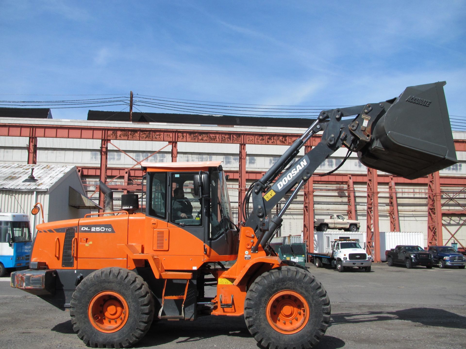 2015 Doosan DL250TC3 Wheel Loader - Image 2 of 20