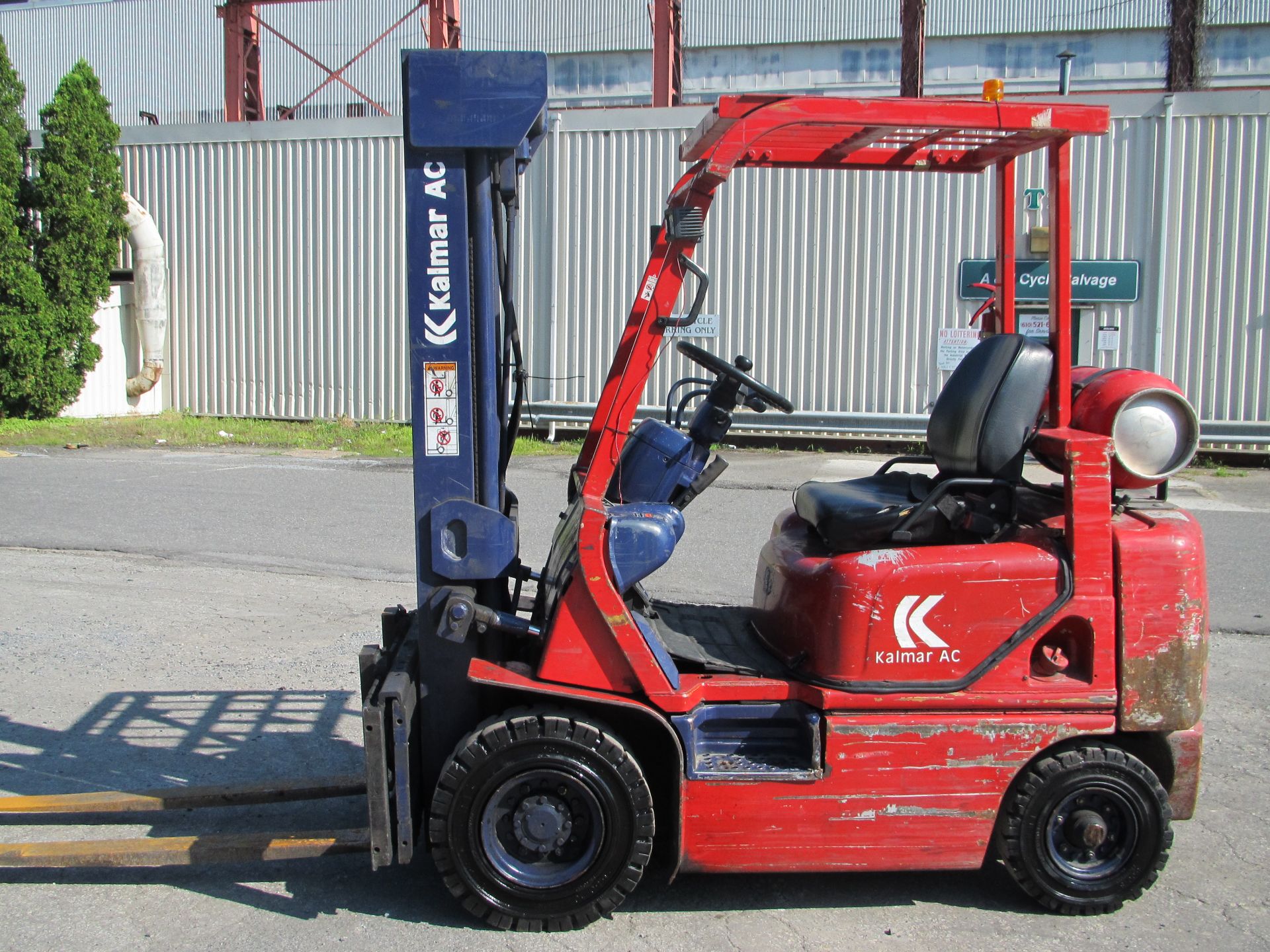 Kalmar P30AX 3,000lb Forklift - Image 8 of 13