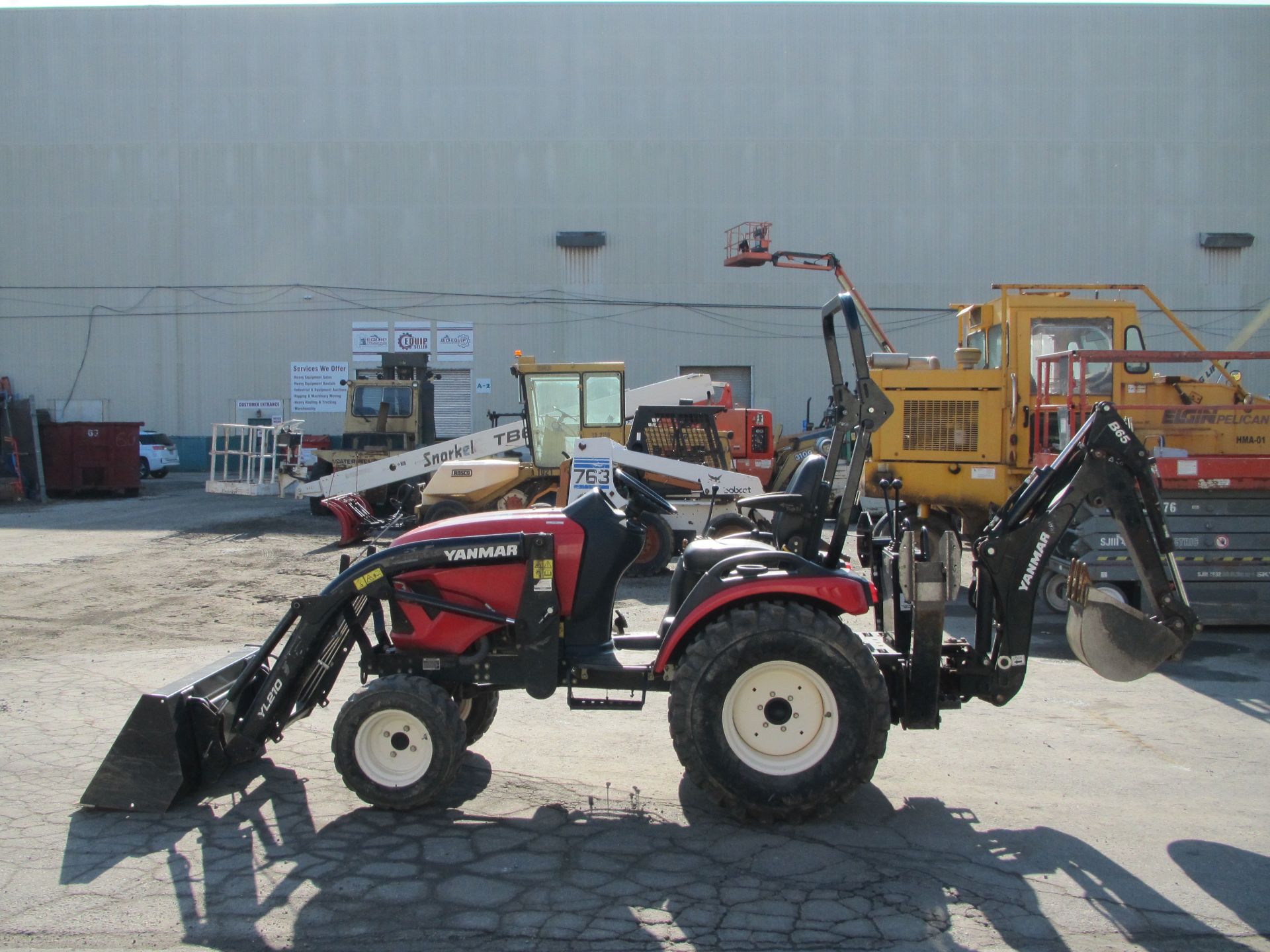 2017 Yanmar SA424 Backhoe - Image 8 of 15