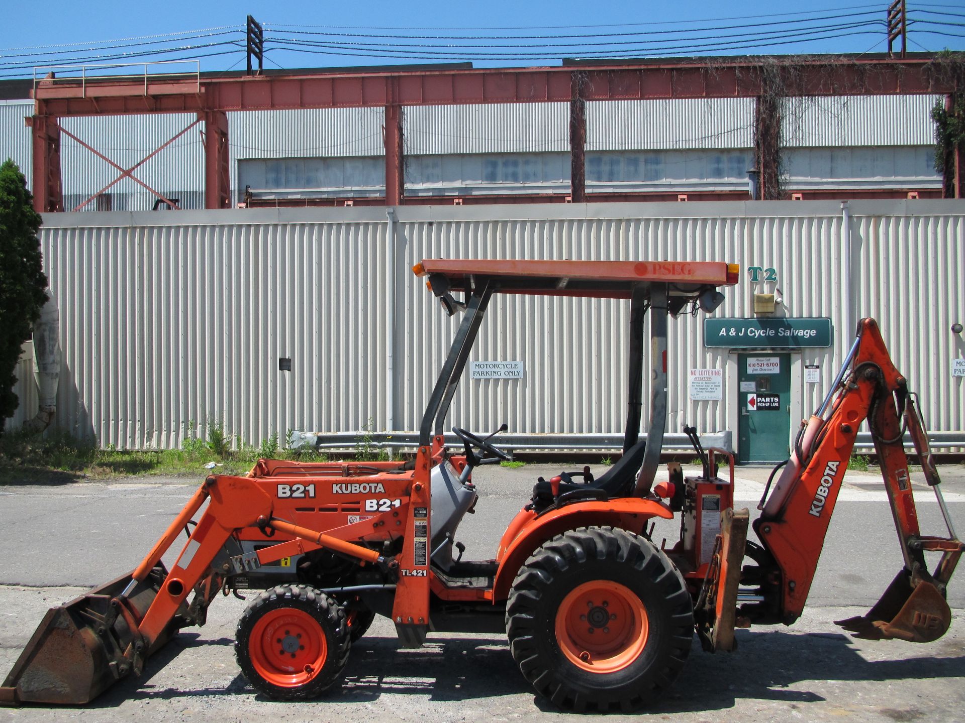 Kubota B21 Mini Backhoe - Image 5 of 17