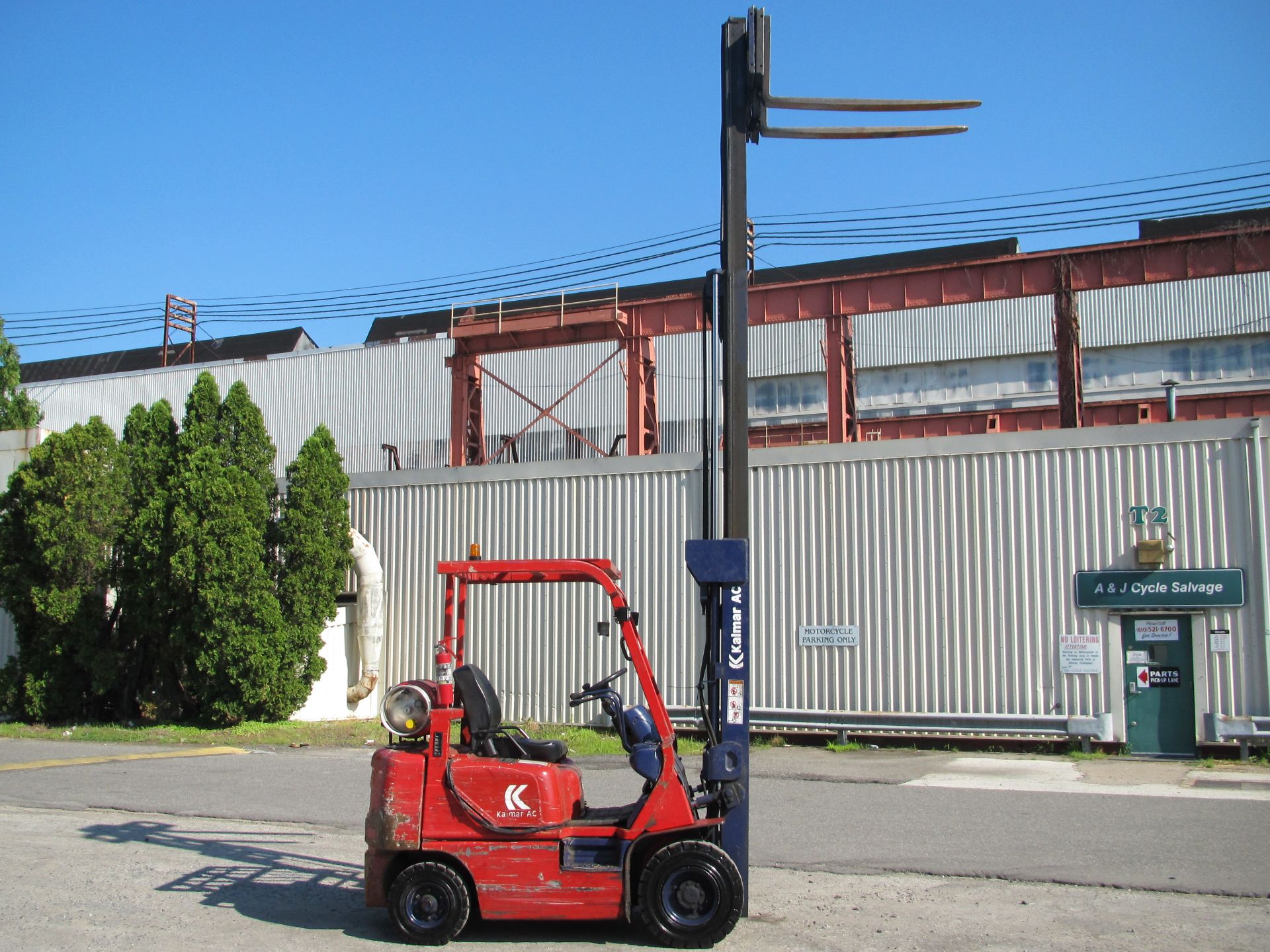 Kalmar P30AX 3,000lb Forklift - Image 5 of 13