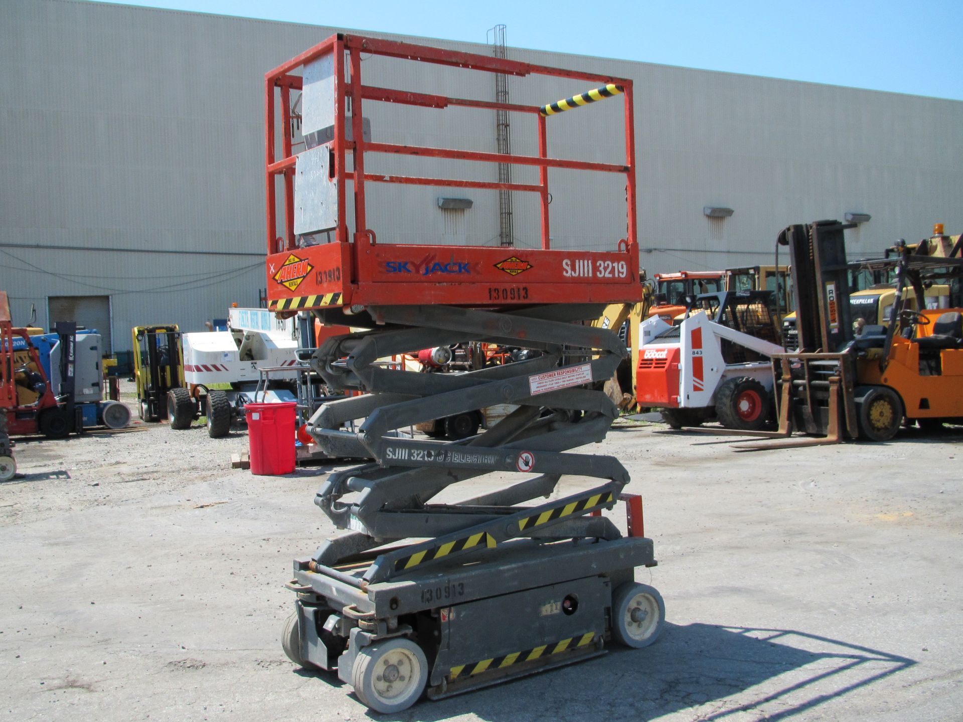 2015 SkyJack SJIII 3219 Electric Scissor Lift - Image 3 of 7