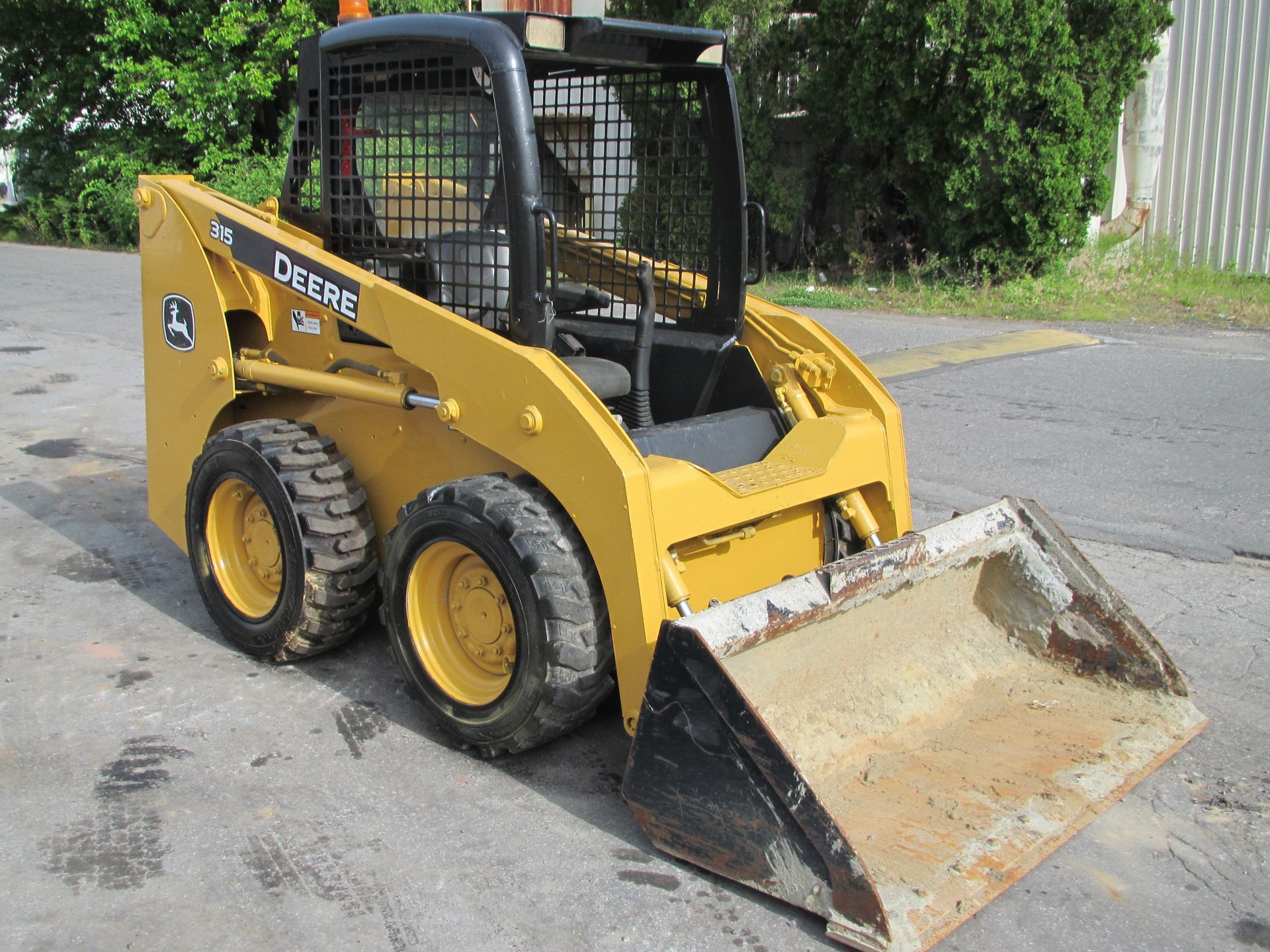 2013 John Deere 315 Skid Steer - Image 2 of 15