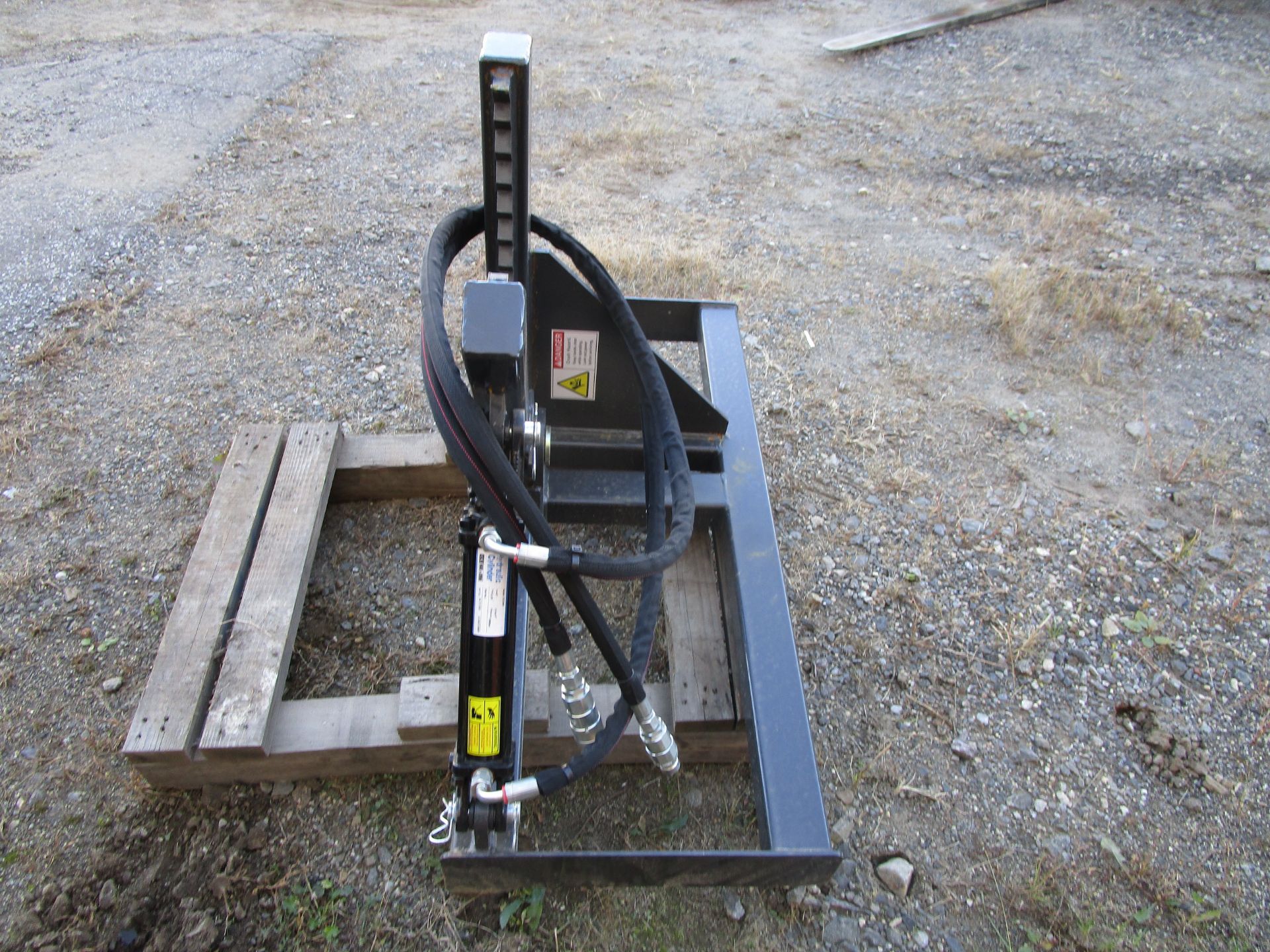 New Wolverine Skid Steer Attachment Tree Puller/Grappler (C69E) - Image 4 of 5