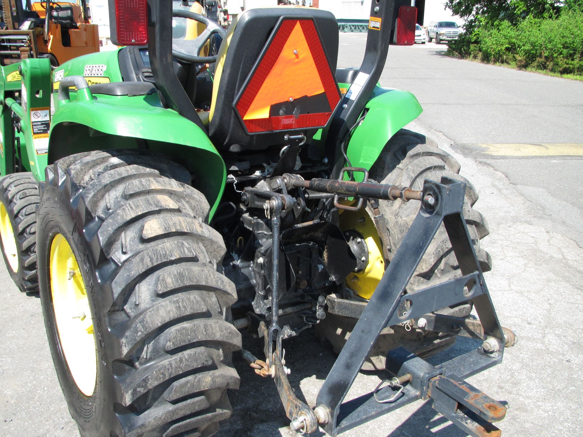 2016 John Deere 3032E-D160 Tractor - Image 8 of 11