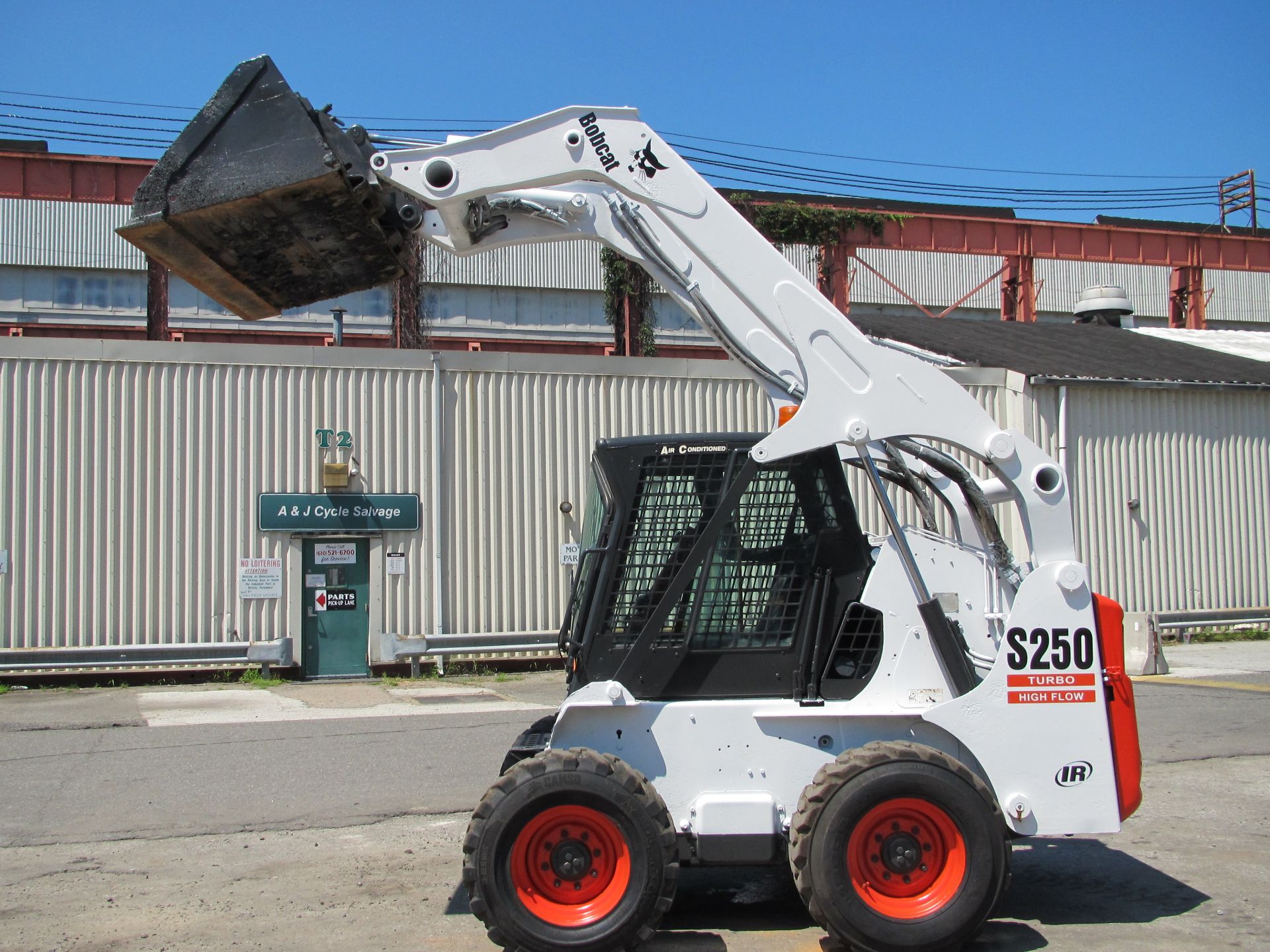 Bobcat S250 Skid Steer - Image 7 of 11