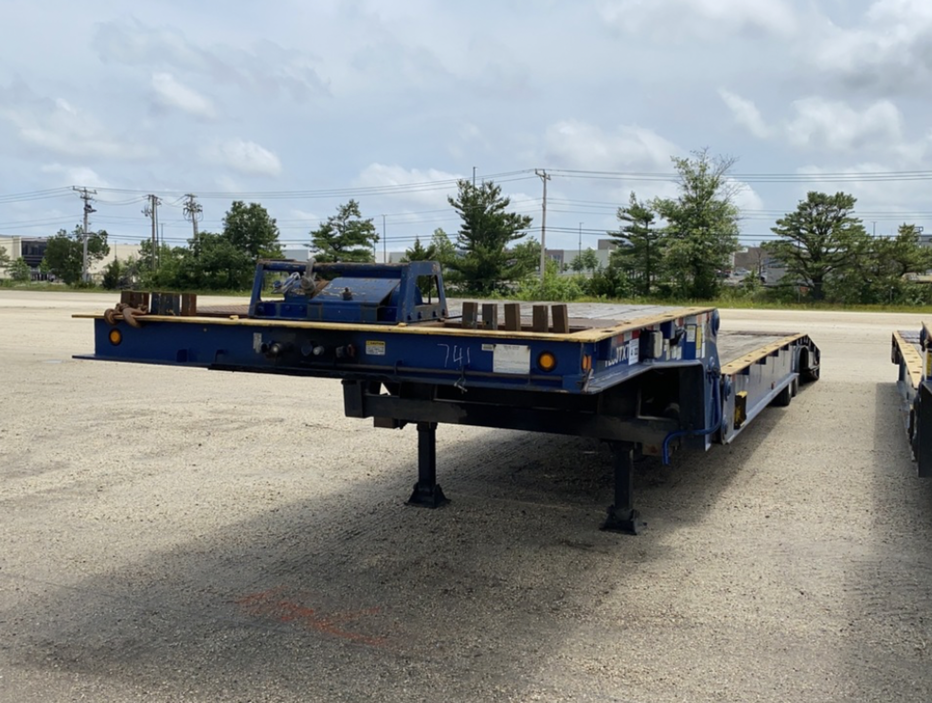 2014 Traileze TE80TXT Hydraulic Beaver Tail Equipment Trailer - Image 2 of 11