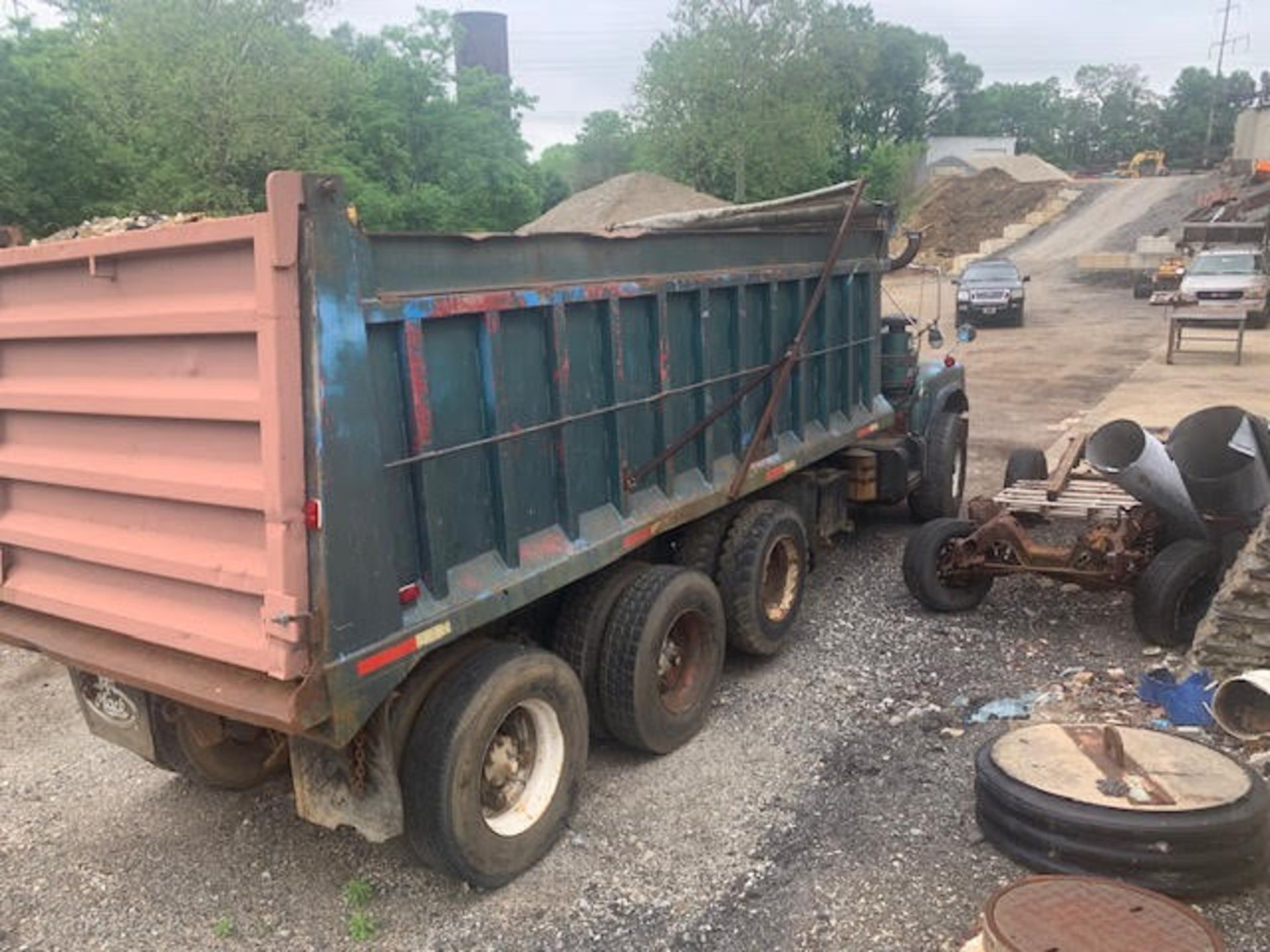 1985 Mack Triaxle- Located in Brookhaven, PA - Image 3 of 4