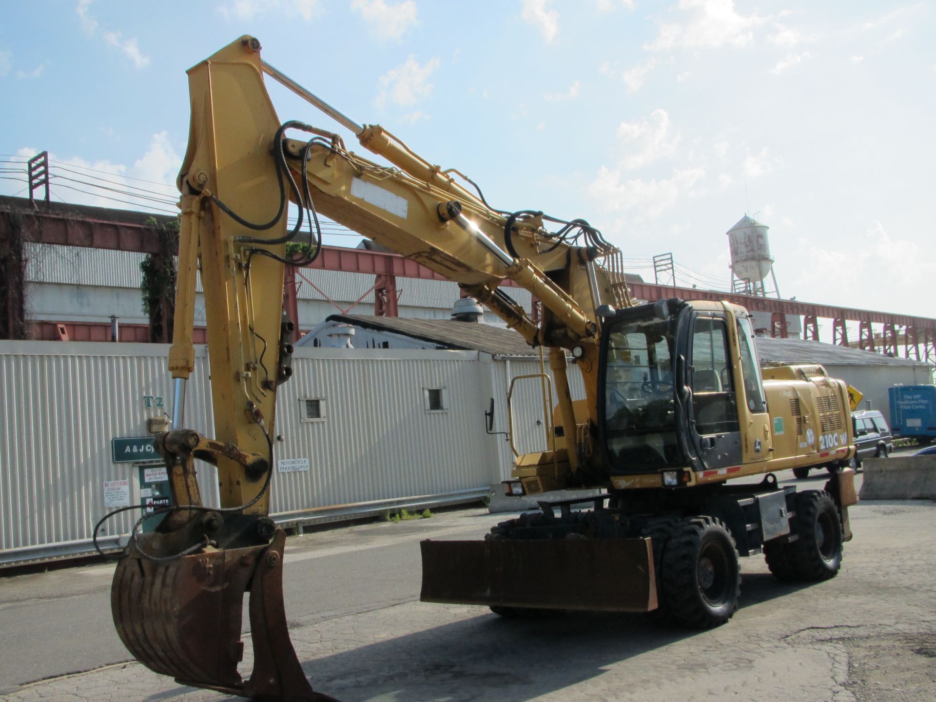 John Deere 210C Rubber Tired Excavator - Image 10 of 24