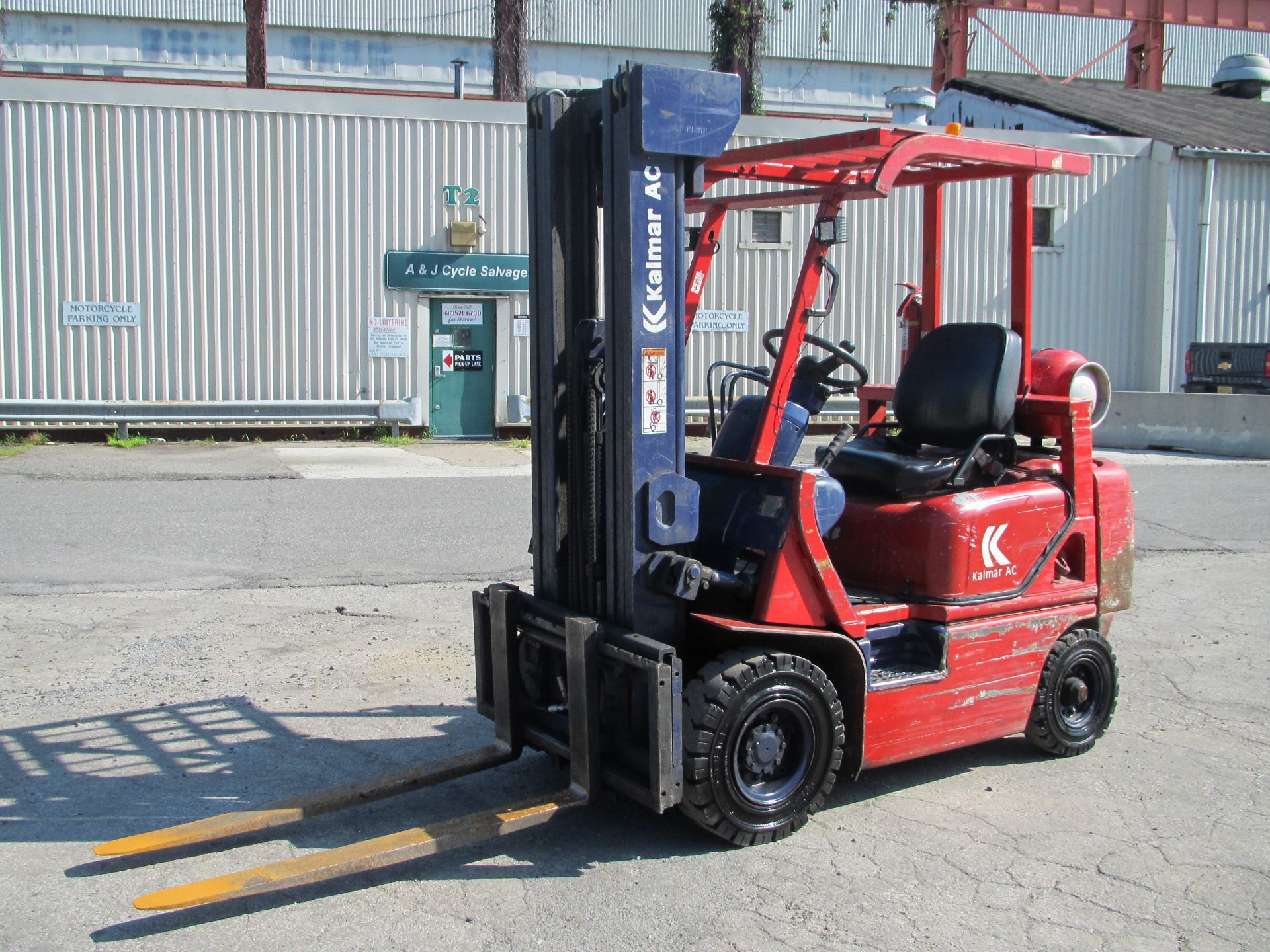 Kalmar P30AX 3,000lb Forklift - Image 9 of 13