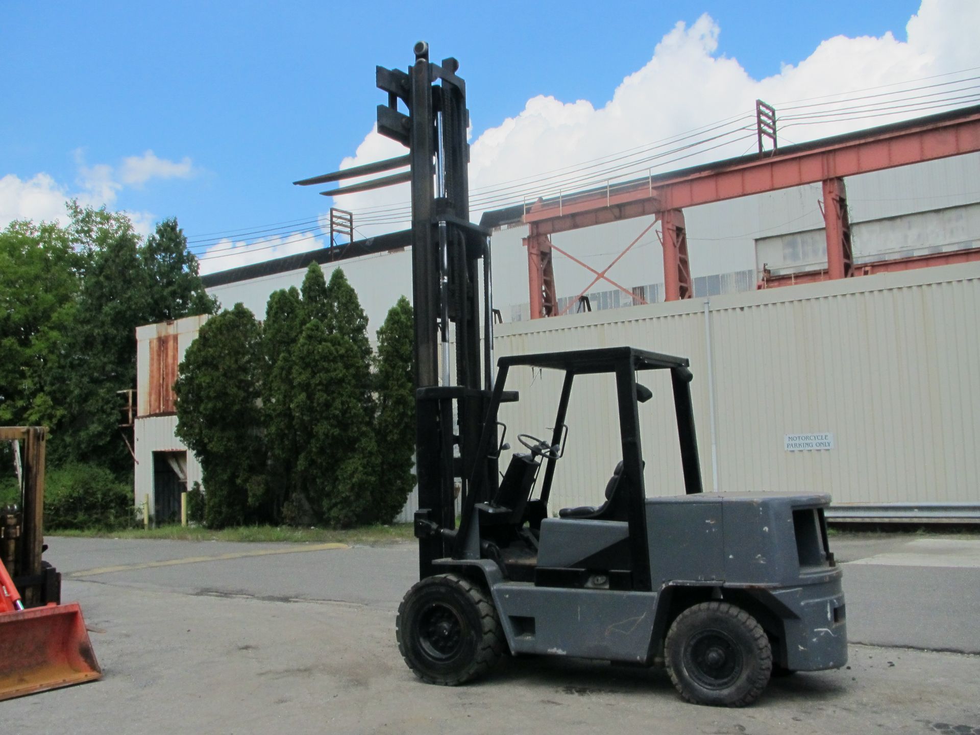 Clark GPX50 10,000lb Forklift - Image 8 of 9