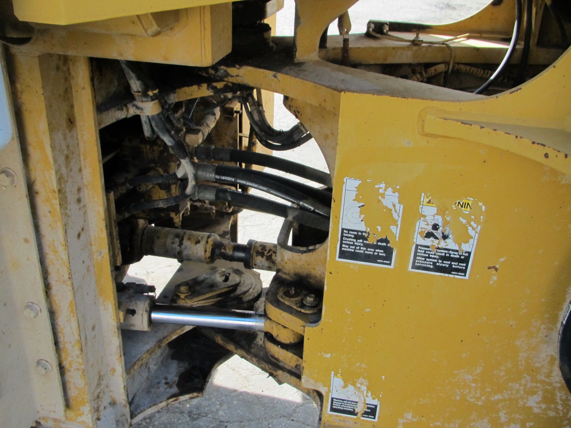 Kawasaki 65ZV Wheel Loader - Image 14 of 24