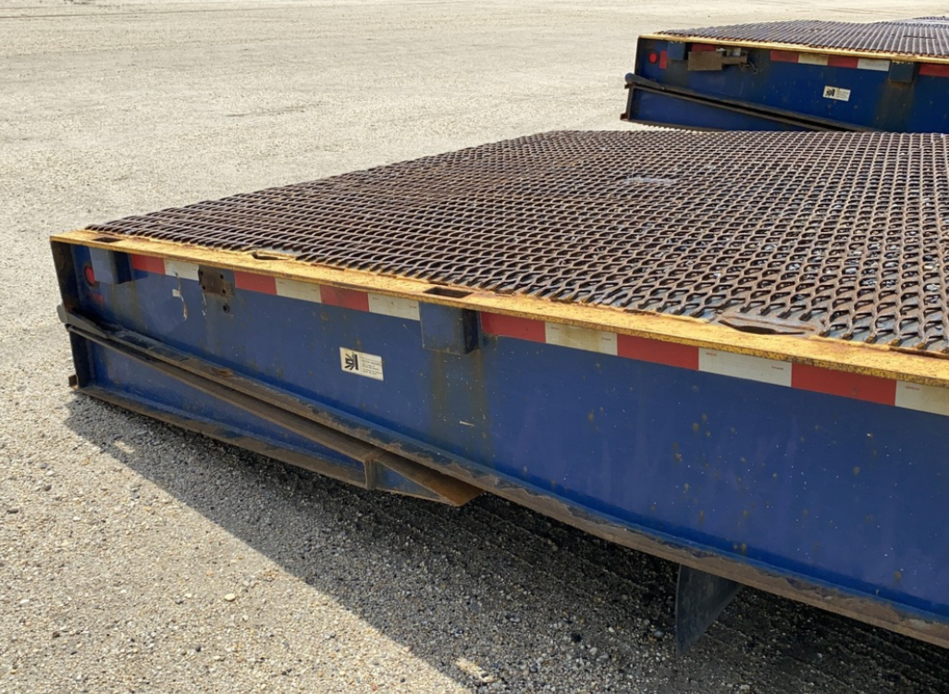 2014 Traileze TE80TXT Hydraulic Beaver Tail Equipment Trailer - Image 5 of 11