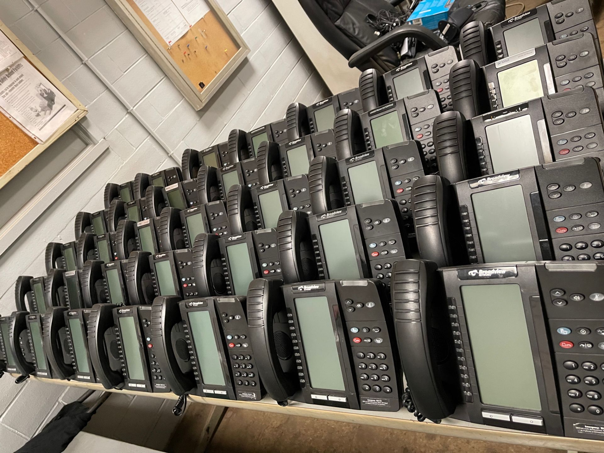 Lot of Office Phones - Image 9 of 10