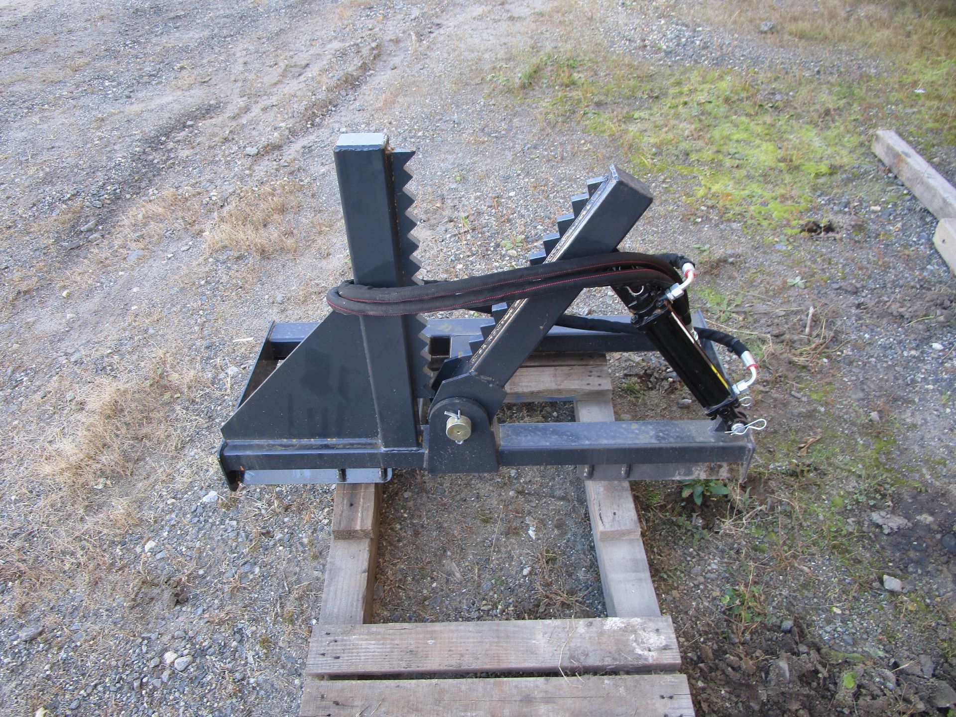New Wolverine Skid Steer Attachment Tree Puller/Grappler (C69E) - Image 3 of 5
