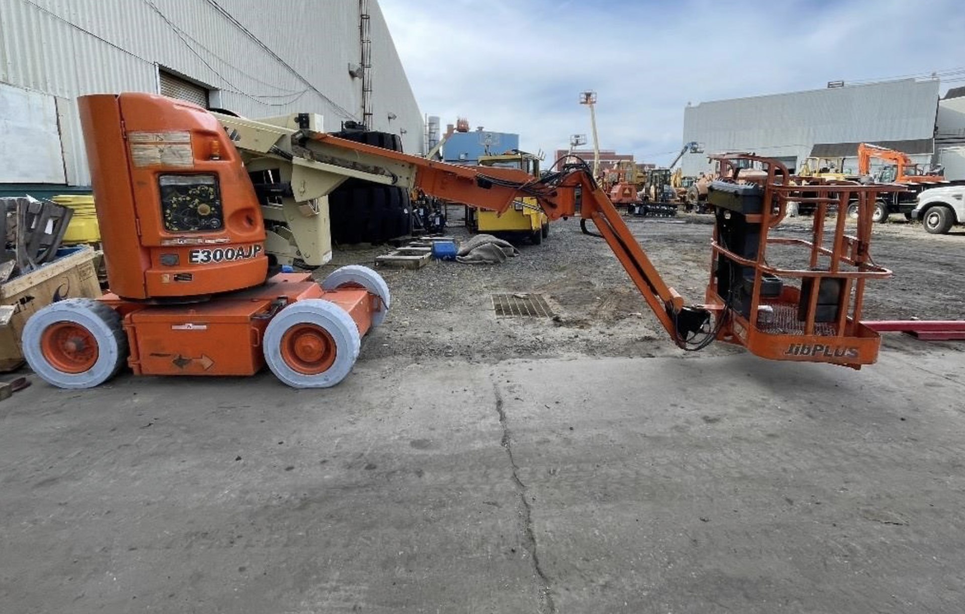 JLG E300AJP Boom Lift