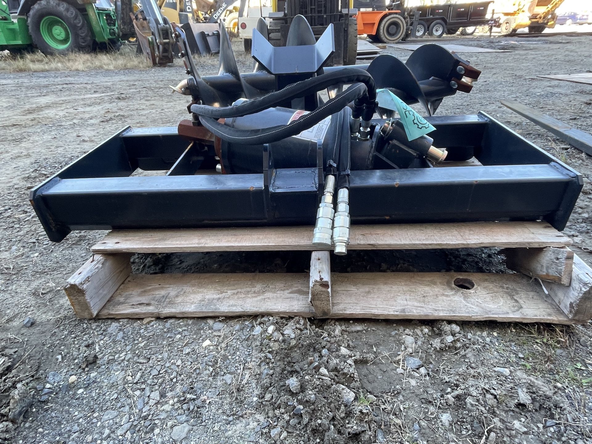 Brand New Wolverine Auger Skid Steer Attachment (C75E) - Image 3 of 10