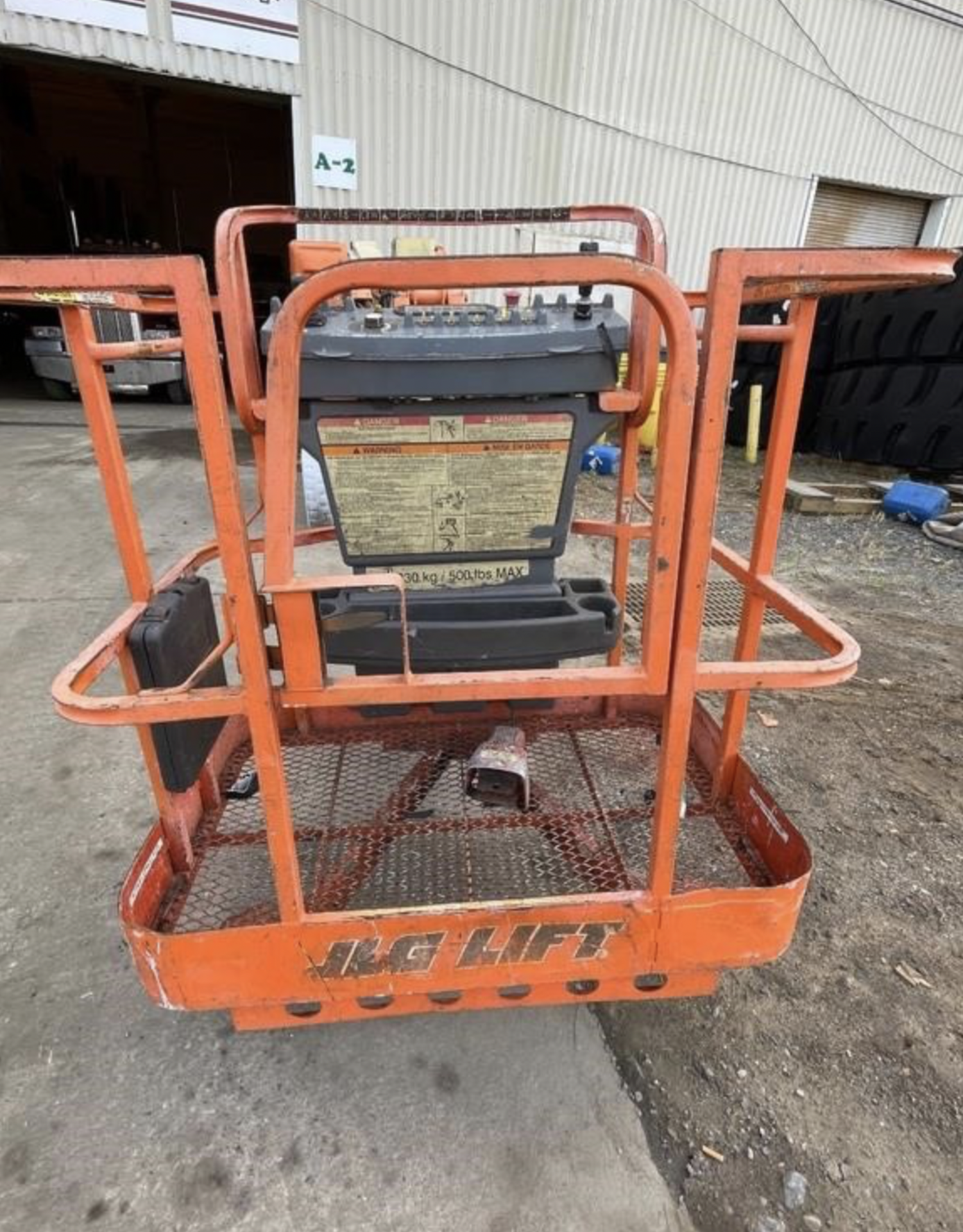 JLG E300AJP Boom Lift - Image 3 of 12