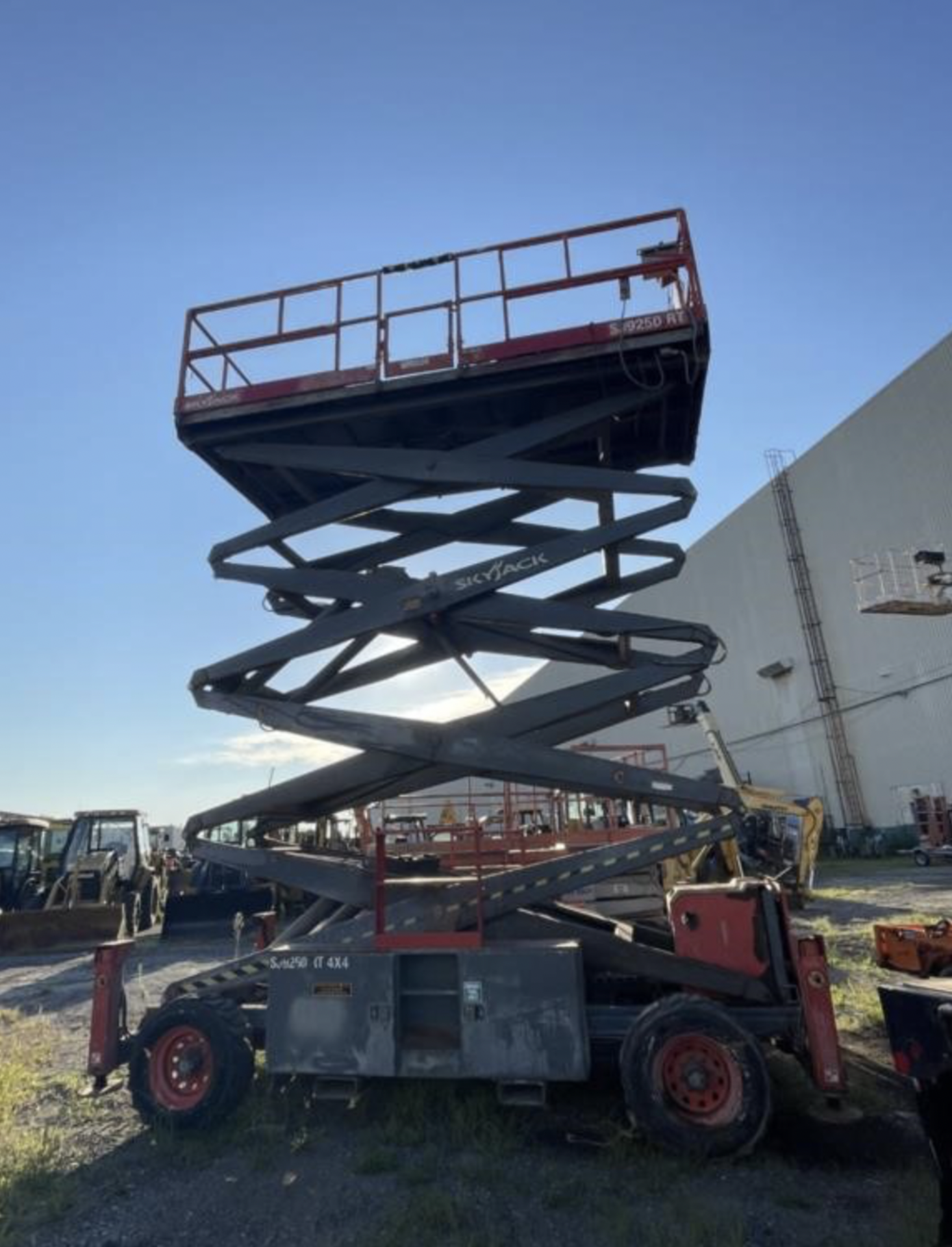 2014 Skyjack 9250 50ft Rough Terrain Scissorlift