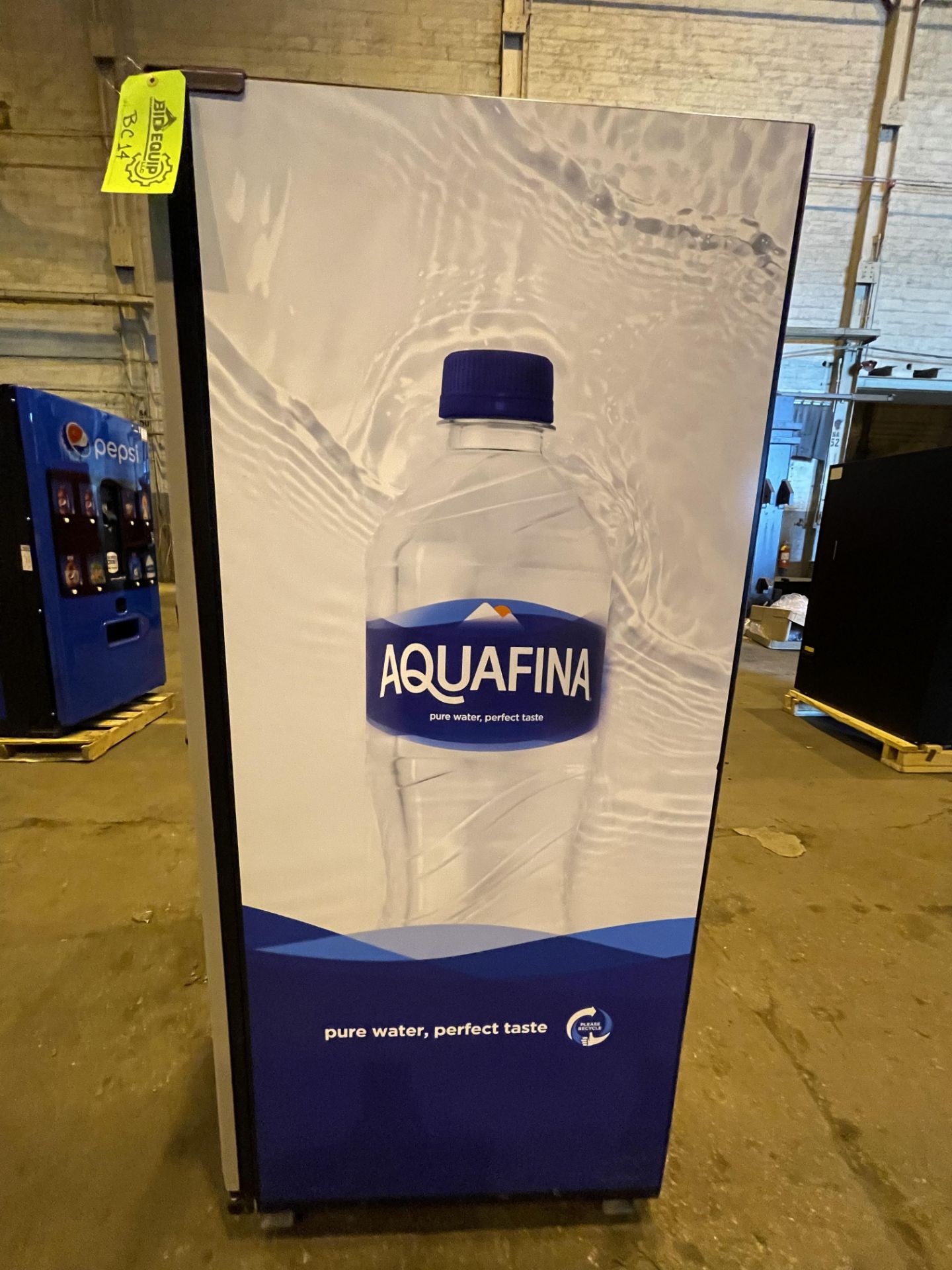 REFURBED AQUAFINA BOTTLE VENDING MACHINE (BC14) - Image 7 of 8