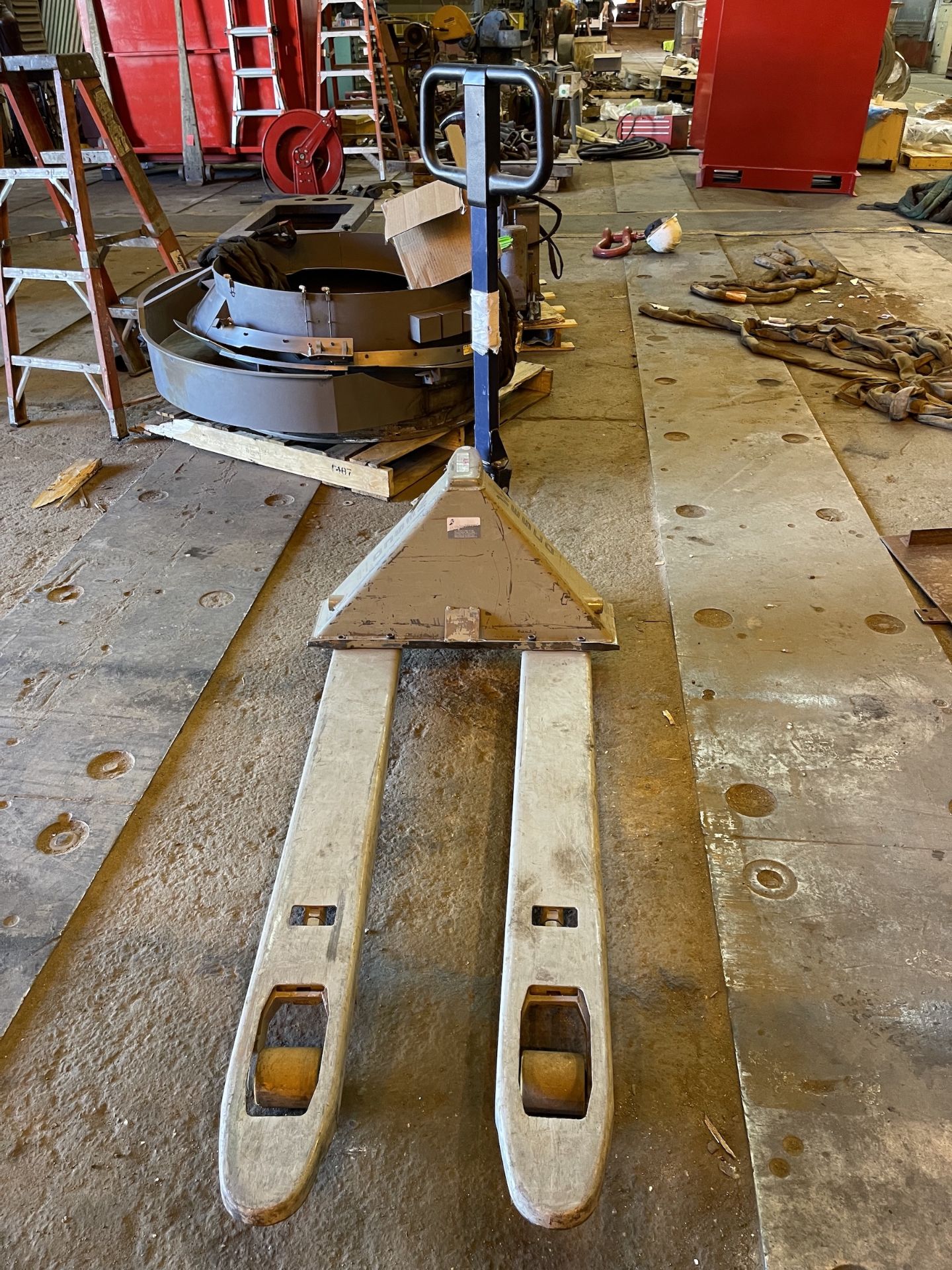 Pallet Jack with Adjustable Forks (PJ3) - Image 2 of 4