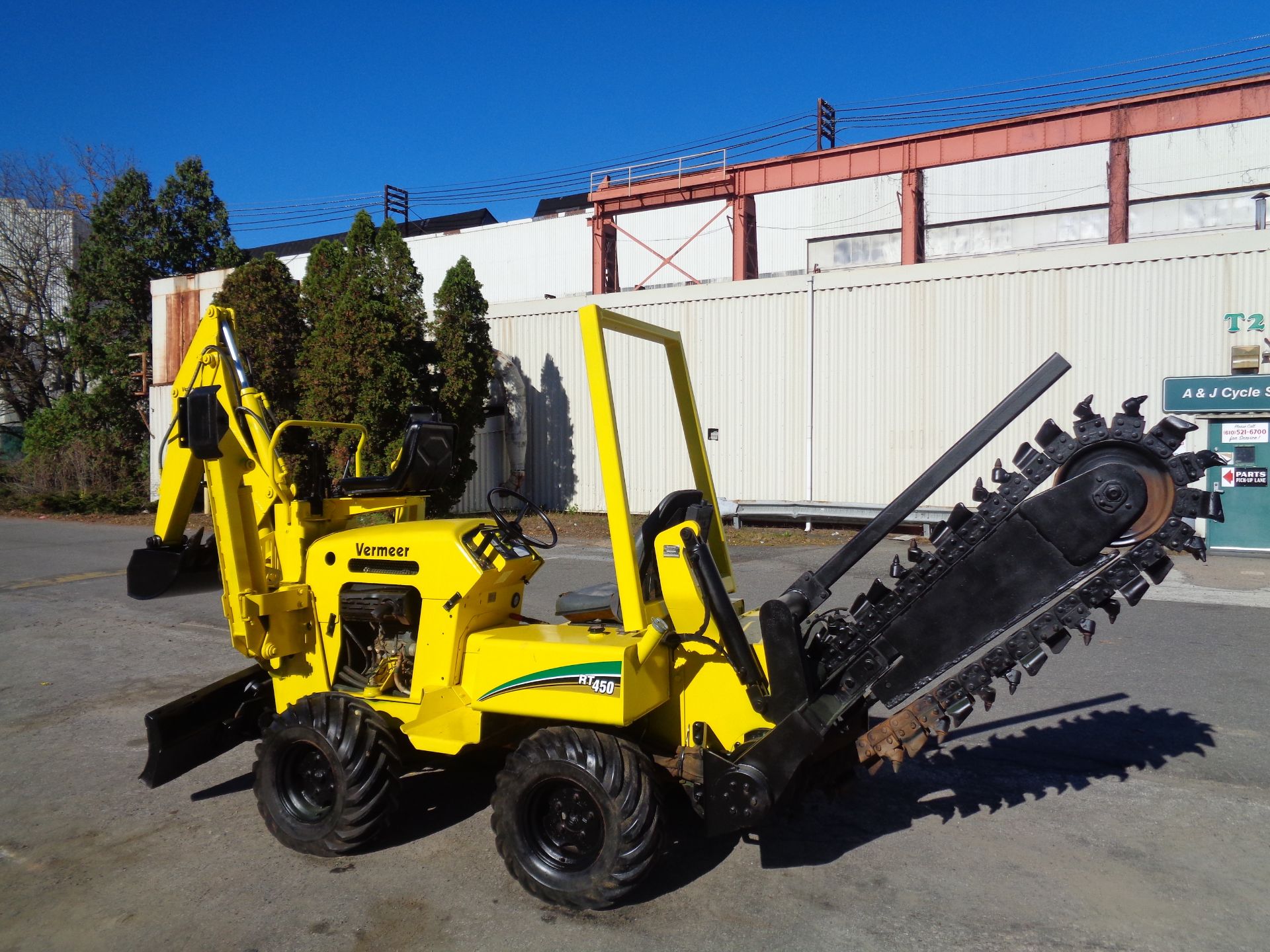 2004 Vermeer RT450 Trencher Backhoe - Image 5 of 10